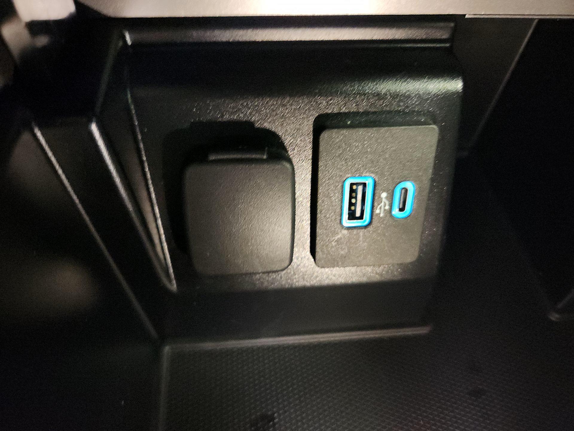 Thumbnail: 2020 Ford Explorer - 18