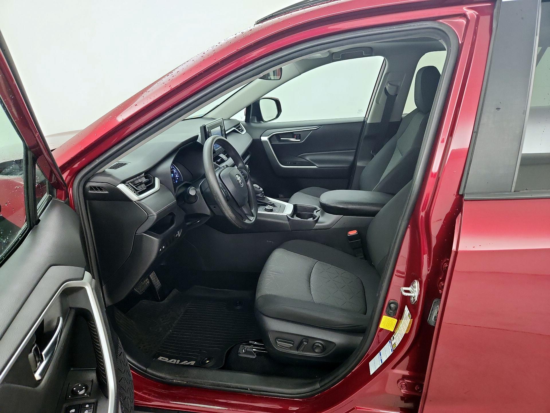 Thumbnail: 2021 Toyota RAV4 - 11