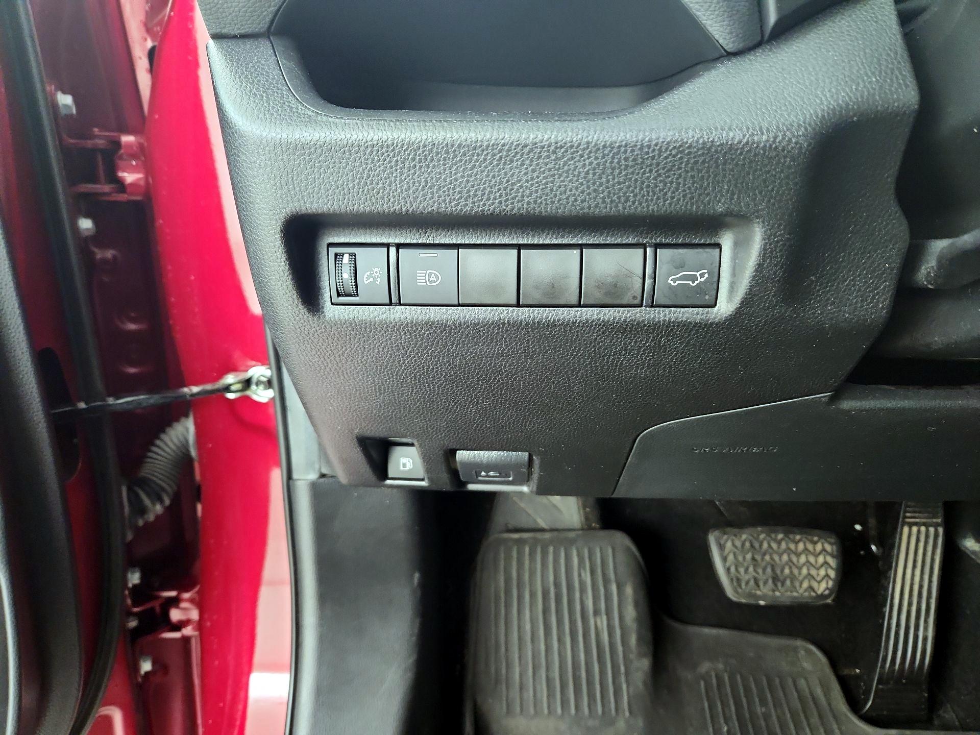 Thumbnail: 2021 Toyota RAV4 - 13