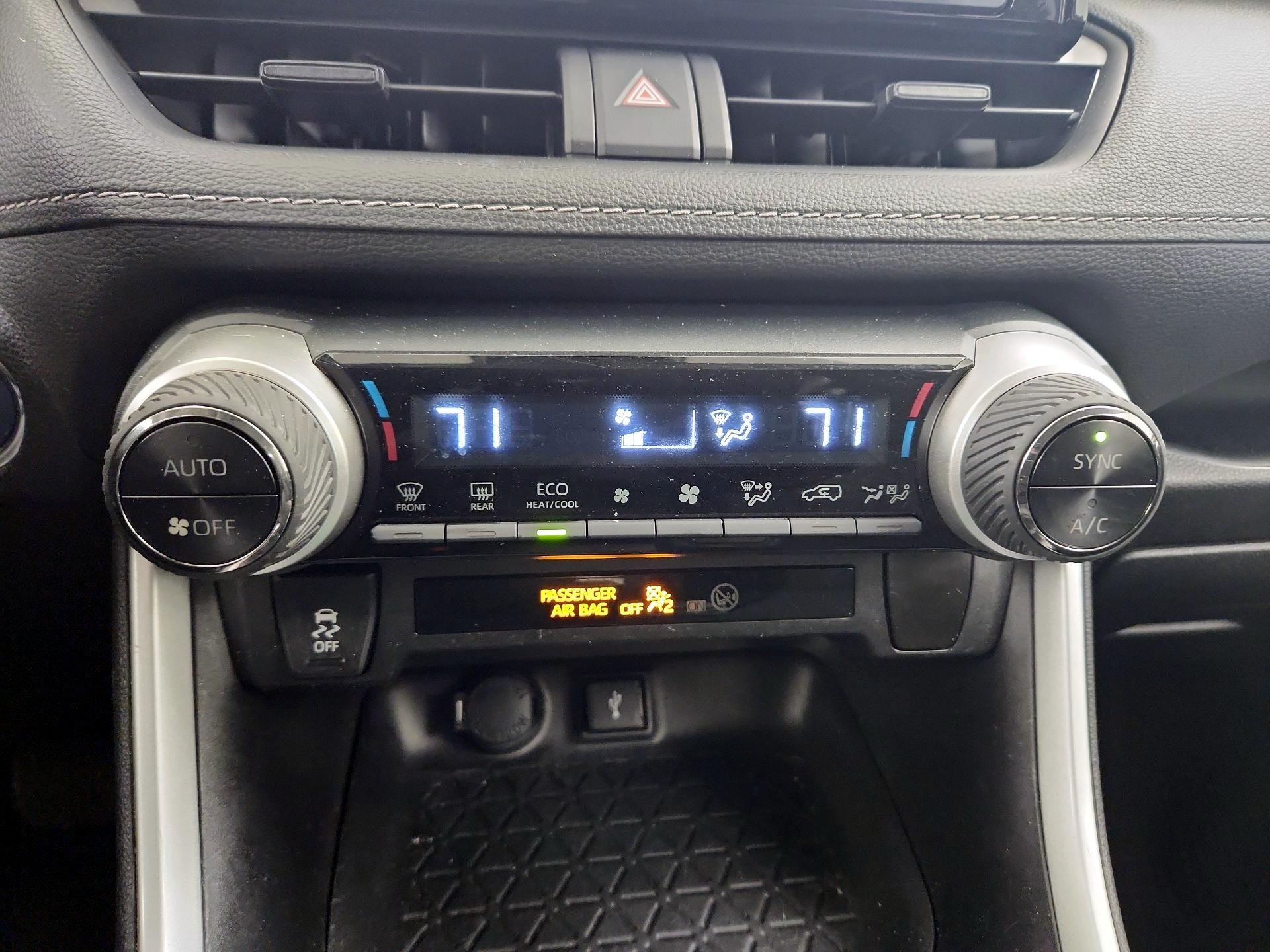 Thumbnail: 2021 Toyota RAV4 - 16