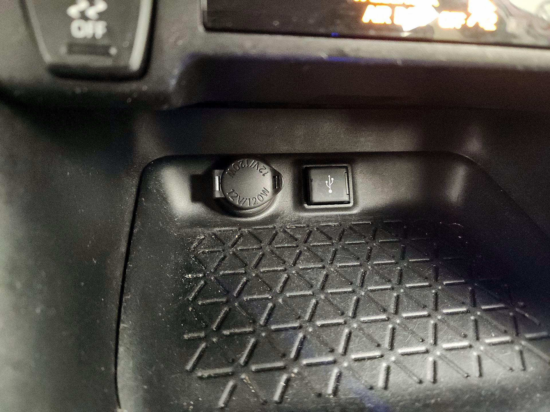 Thumbnail: 2021 Toyota RAV4 - 18