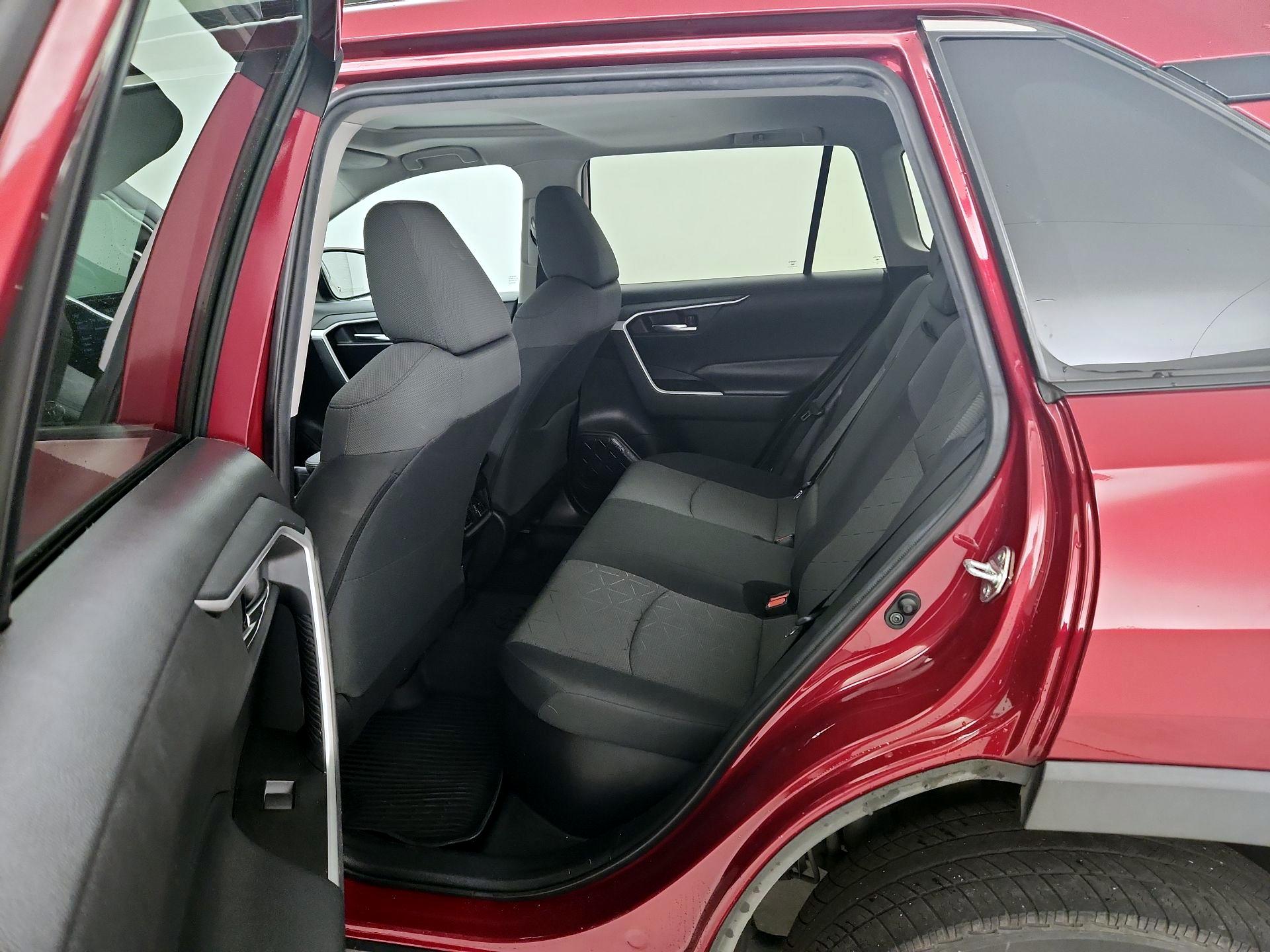 Thumbnail: 2021 Toyota RAV4 - 20