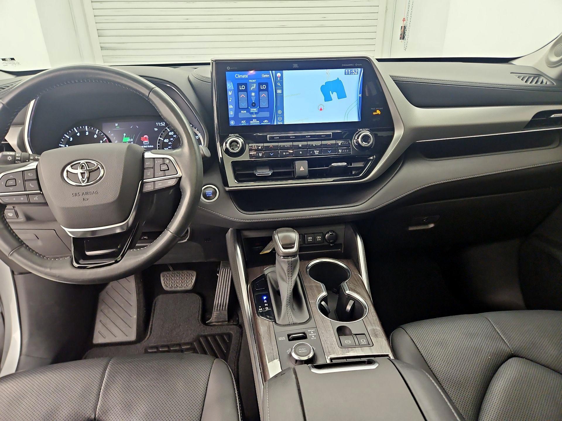 Thumbnail: 2021 Toyota Highlander - 9