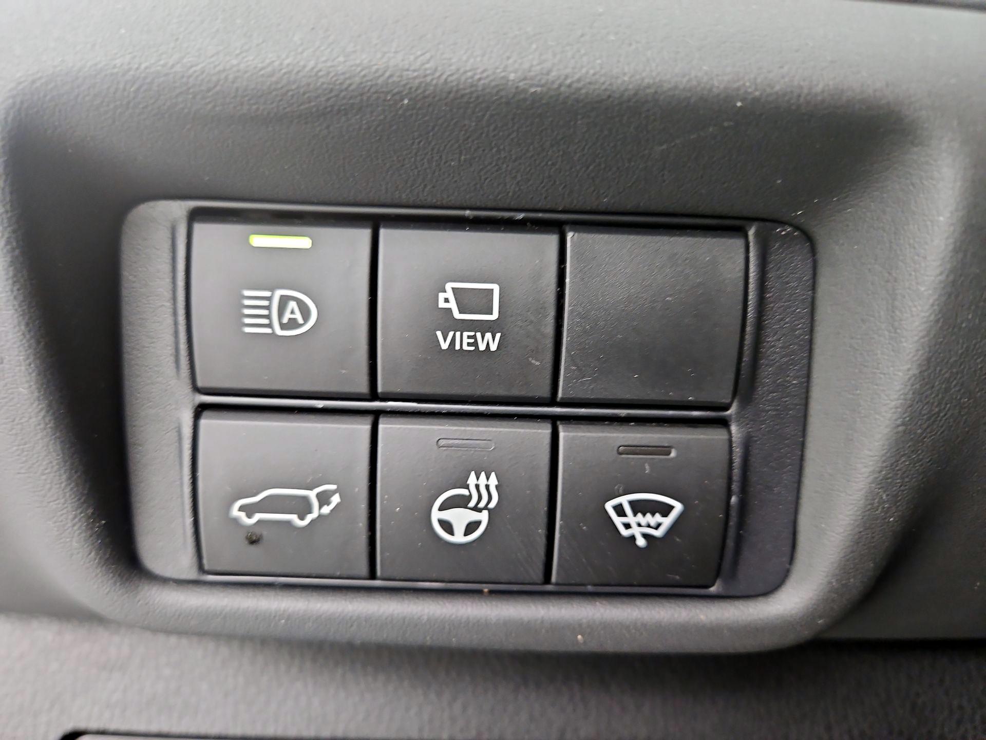 Thumbnail: 2021 Toyota Highlander - 13