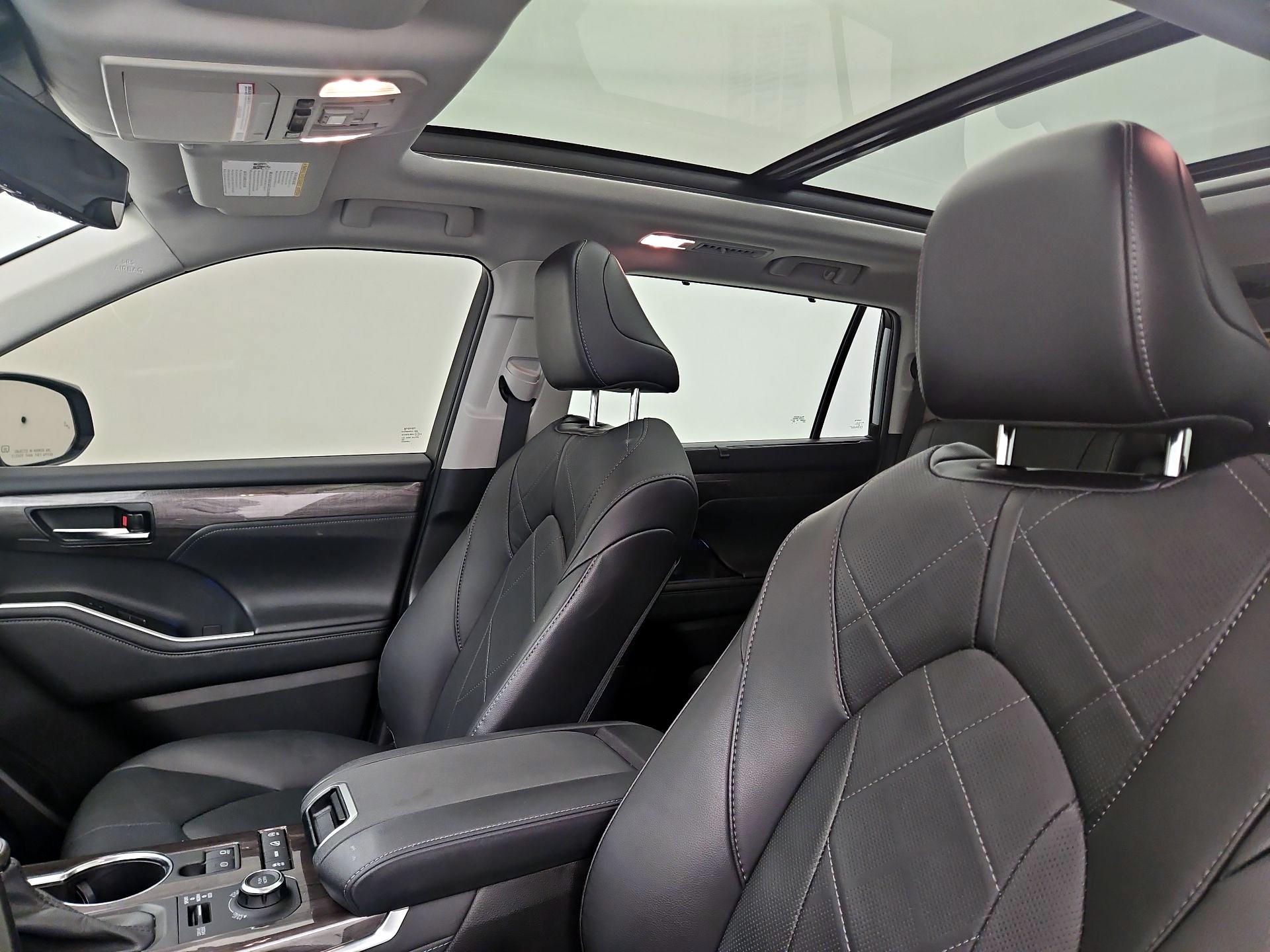 Thumbnail: 2021 Toyota Highlander - 20