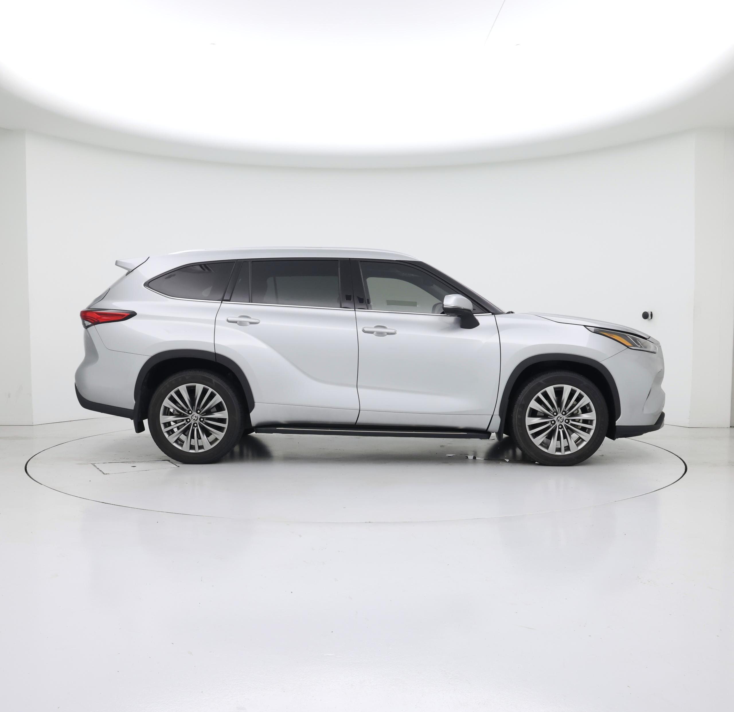 Thumbnail: 2021 Toyota Highlander - 7