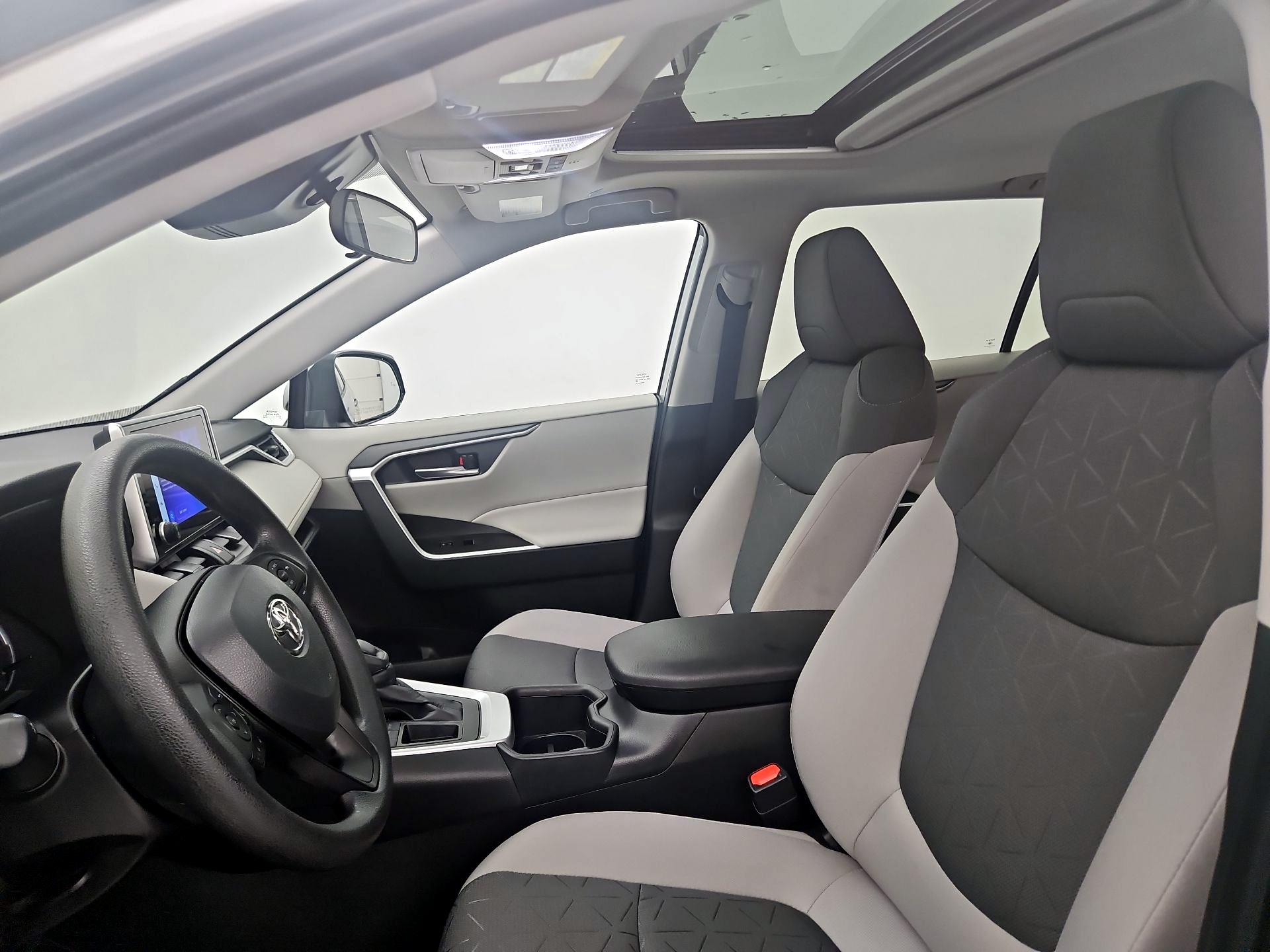 Thumbnail: 2025 Toyota RAV4 - 19