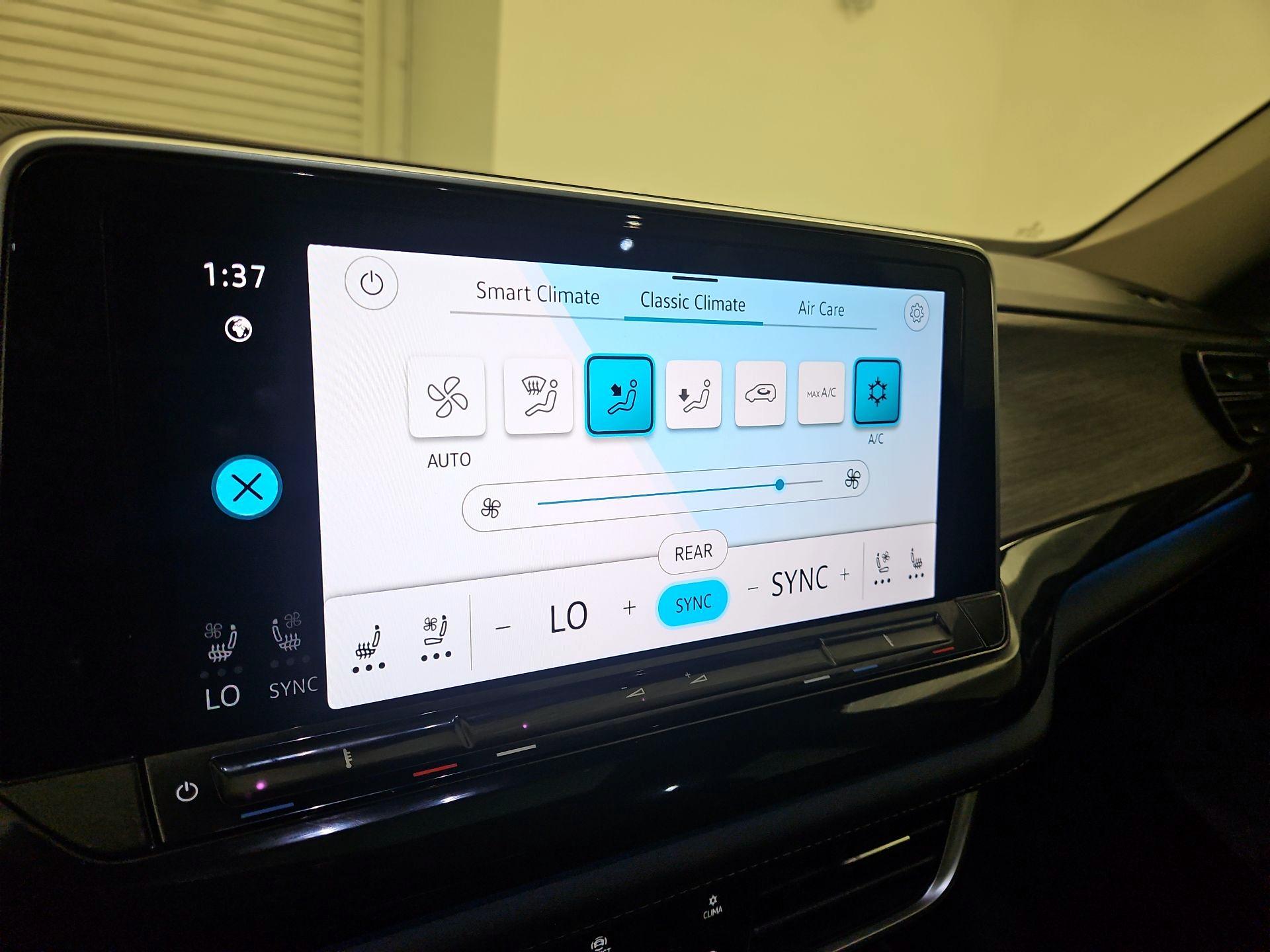 Thumbnail: 2025 Volkswagen Atlas - 17