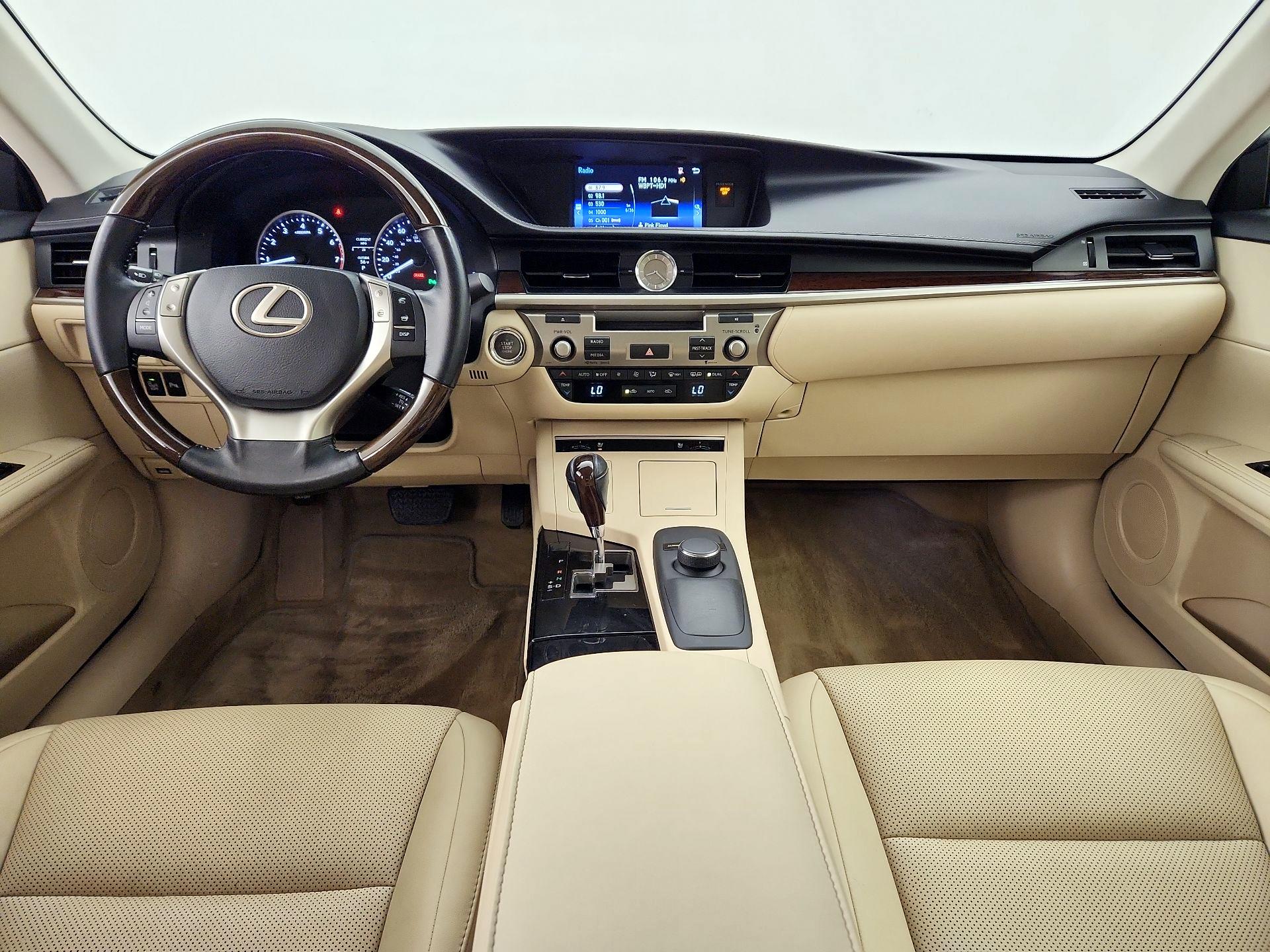 Thumbnail: 2015 Lexus ES - 9