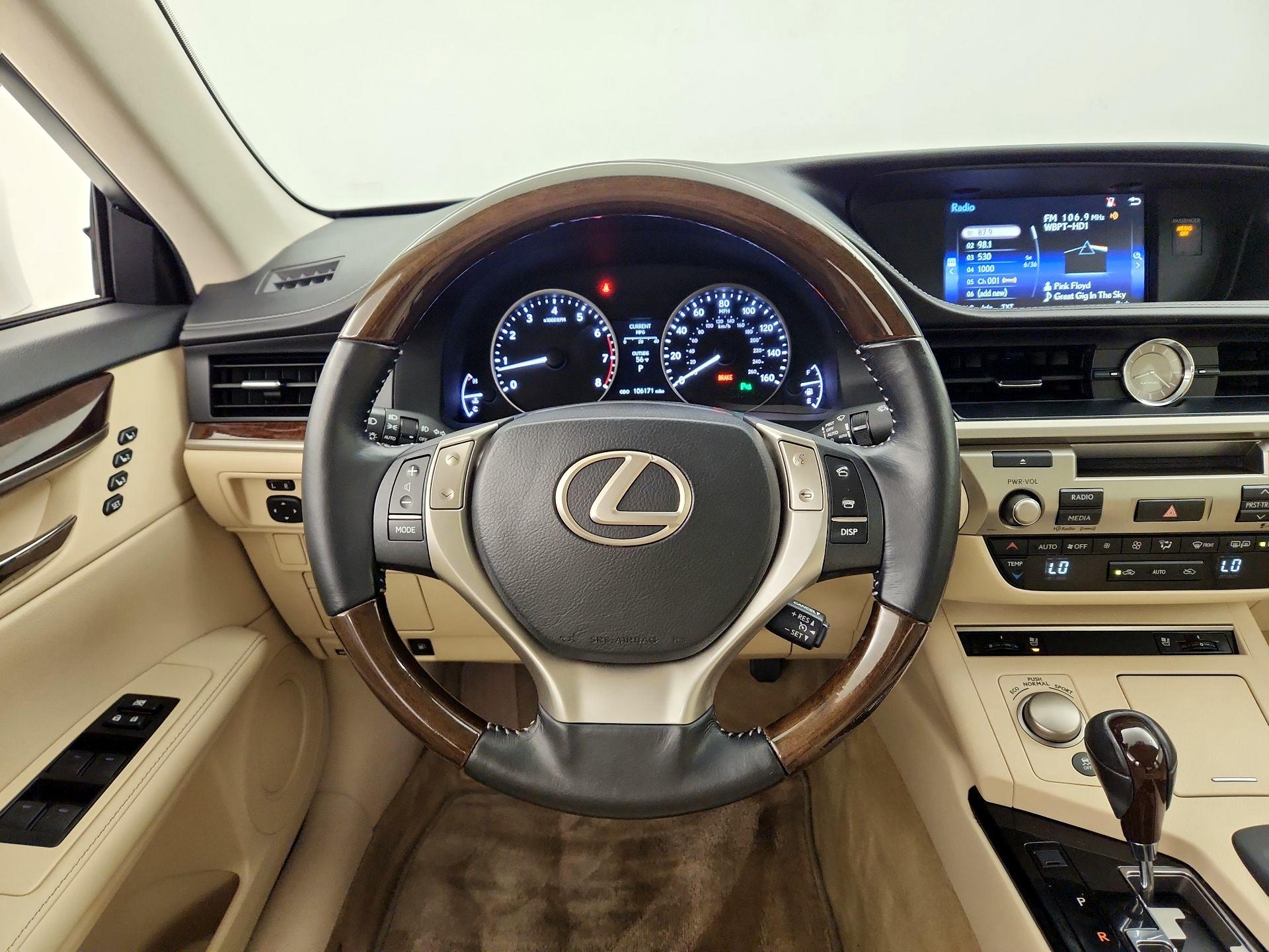 Thumbnail: 2015 Lexus ES - 10
