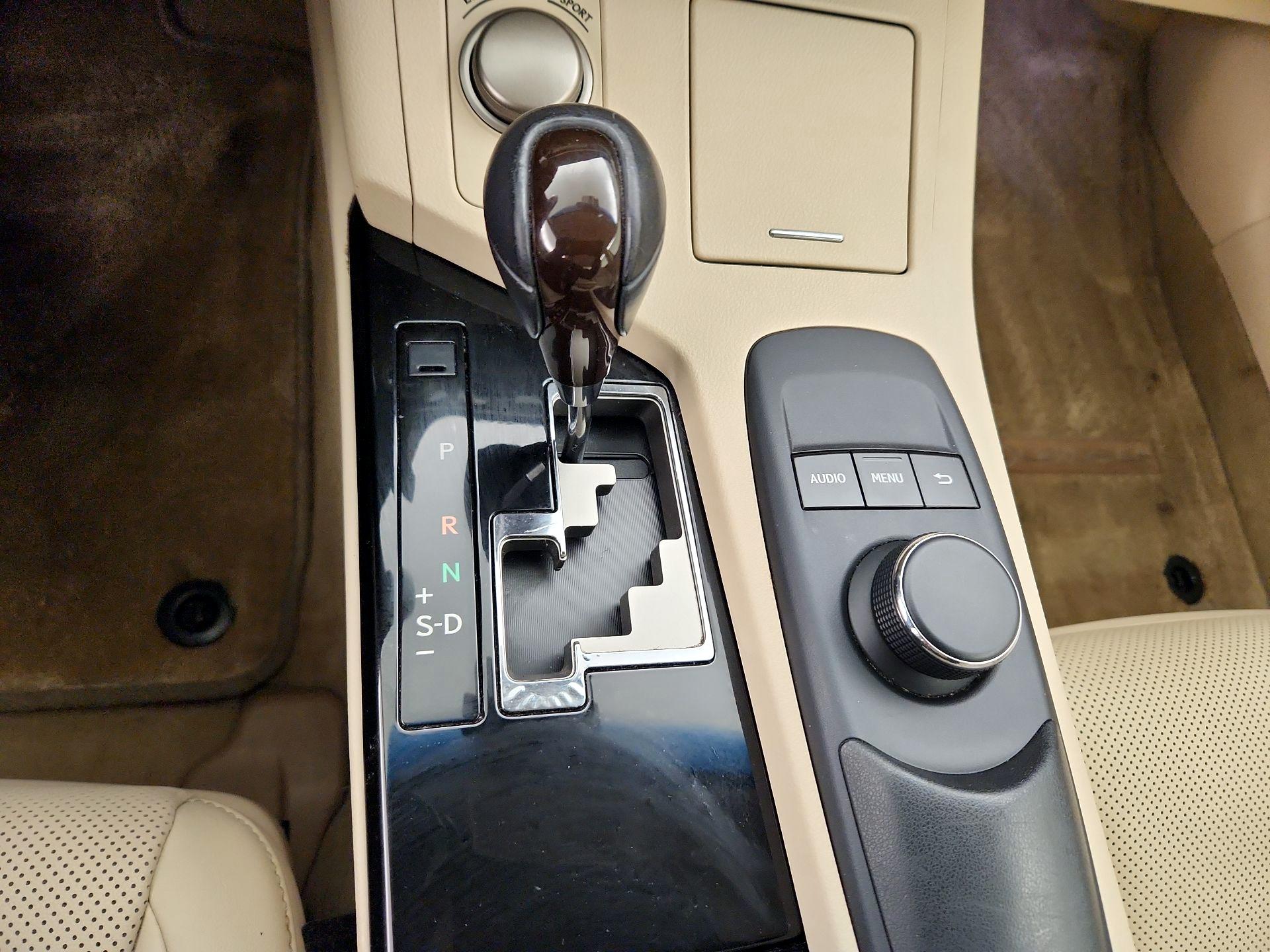 Thumbnail: 2015 Lexus ES - 17