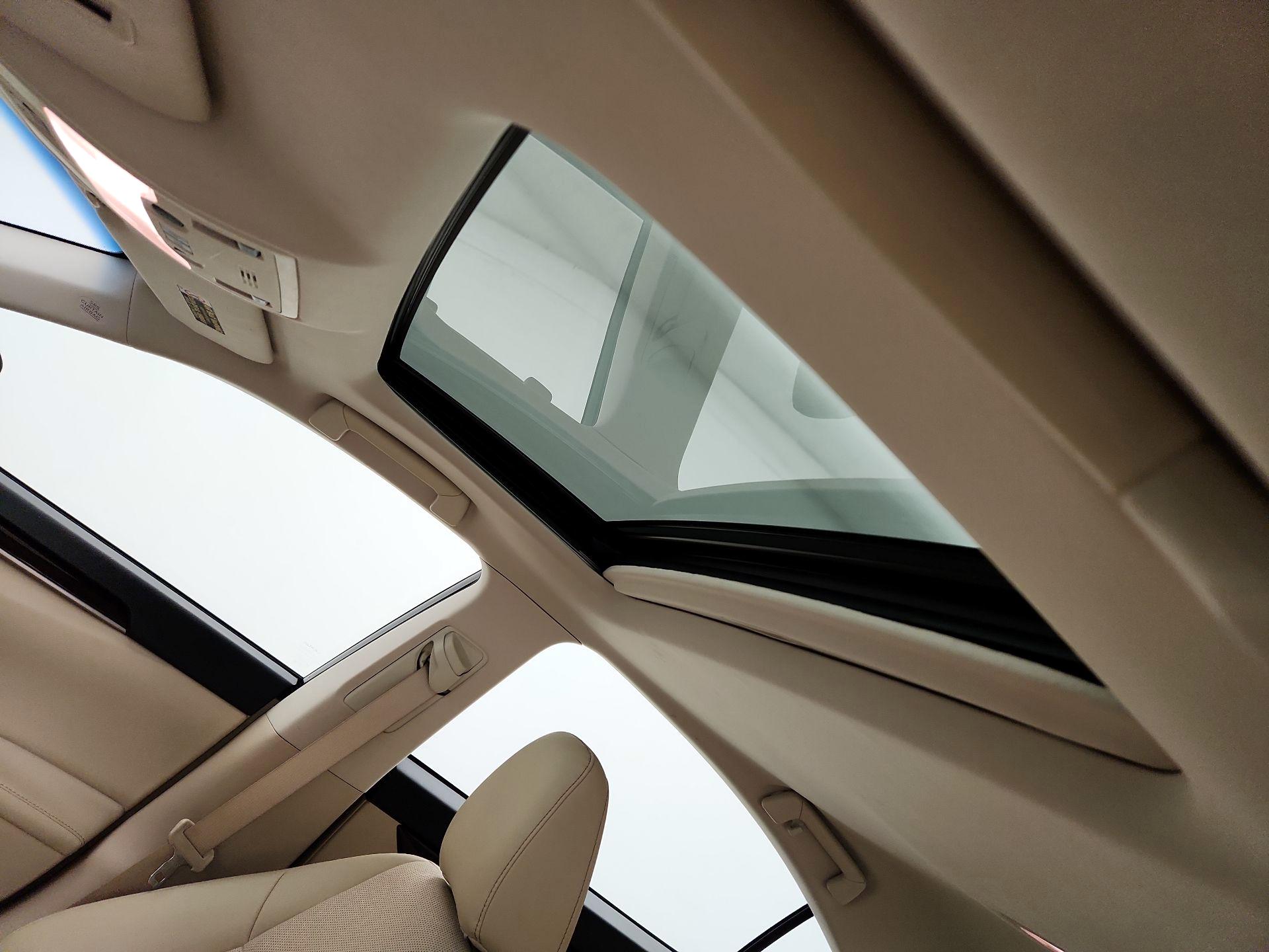 Thumbnail: 2015 Lexus ES - 19