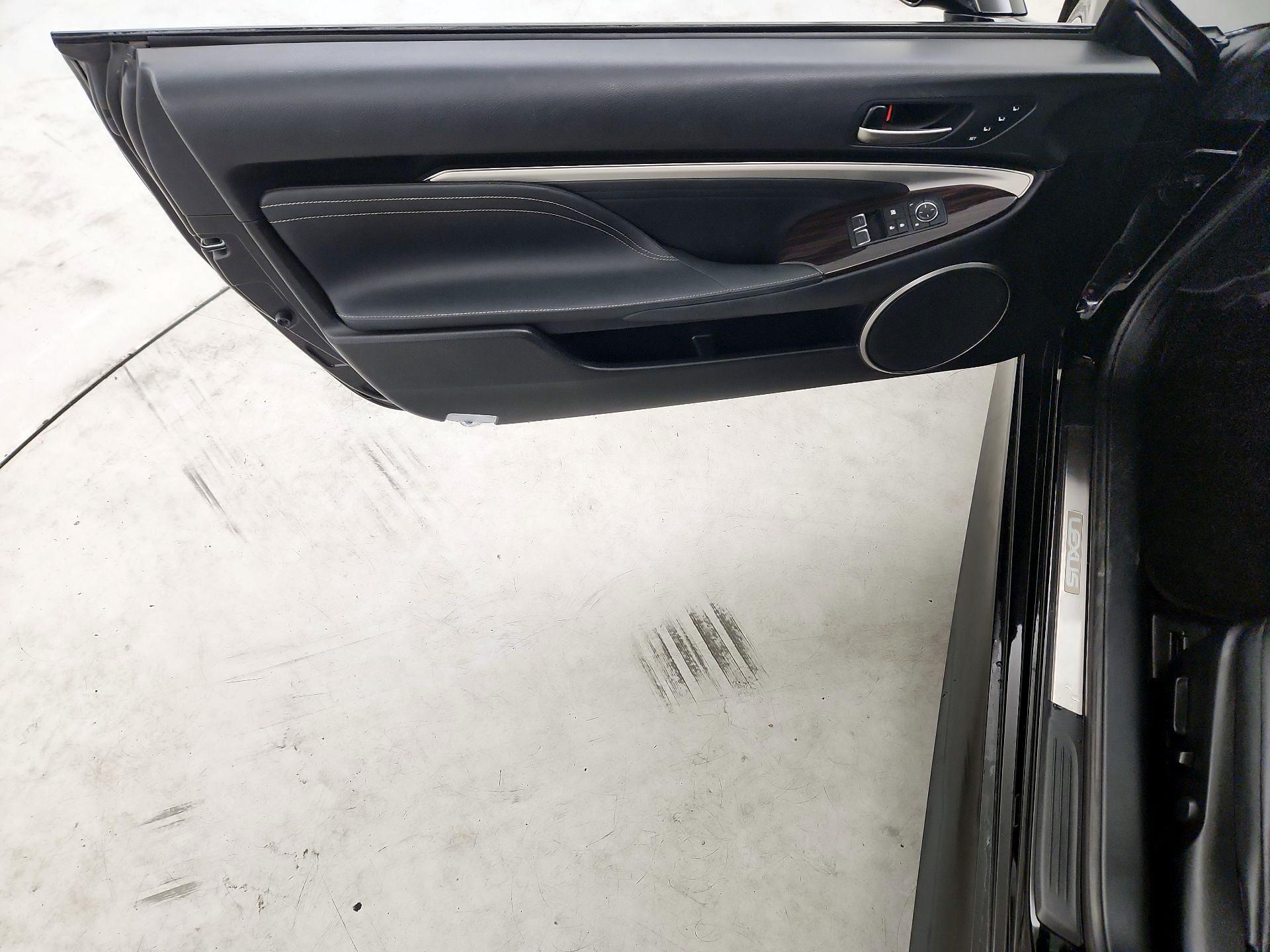 Thumbnail: 2021 Lexus RC - 12