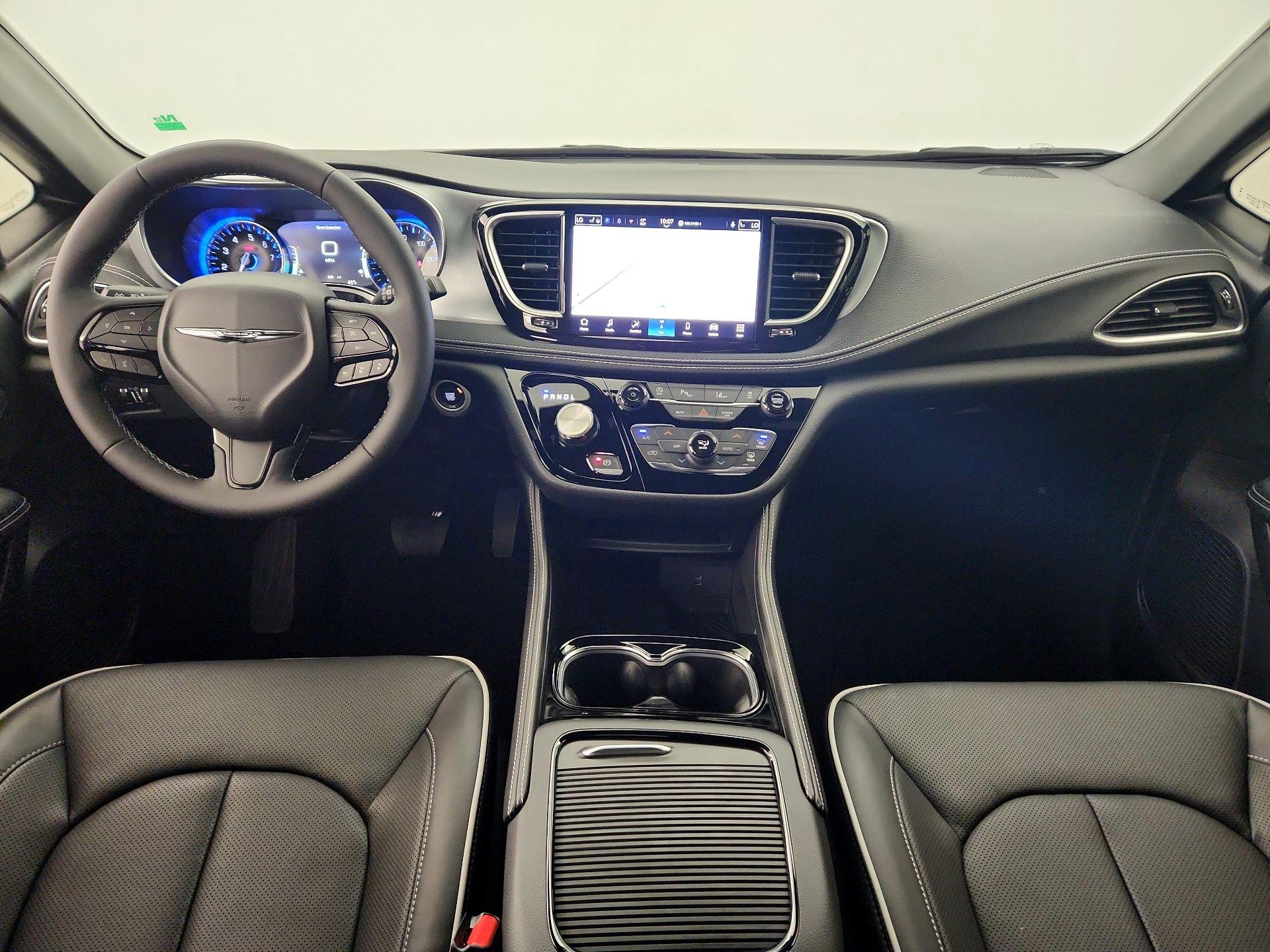 Thumbnail: 2026 Chrysler Pacifica - 9