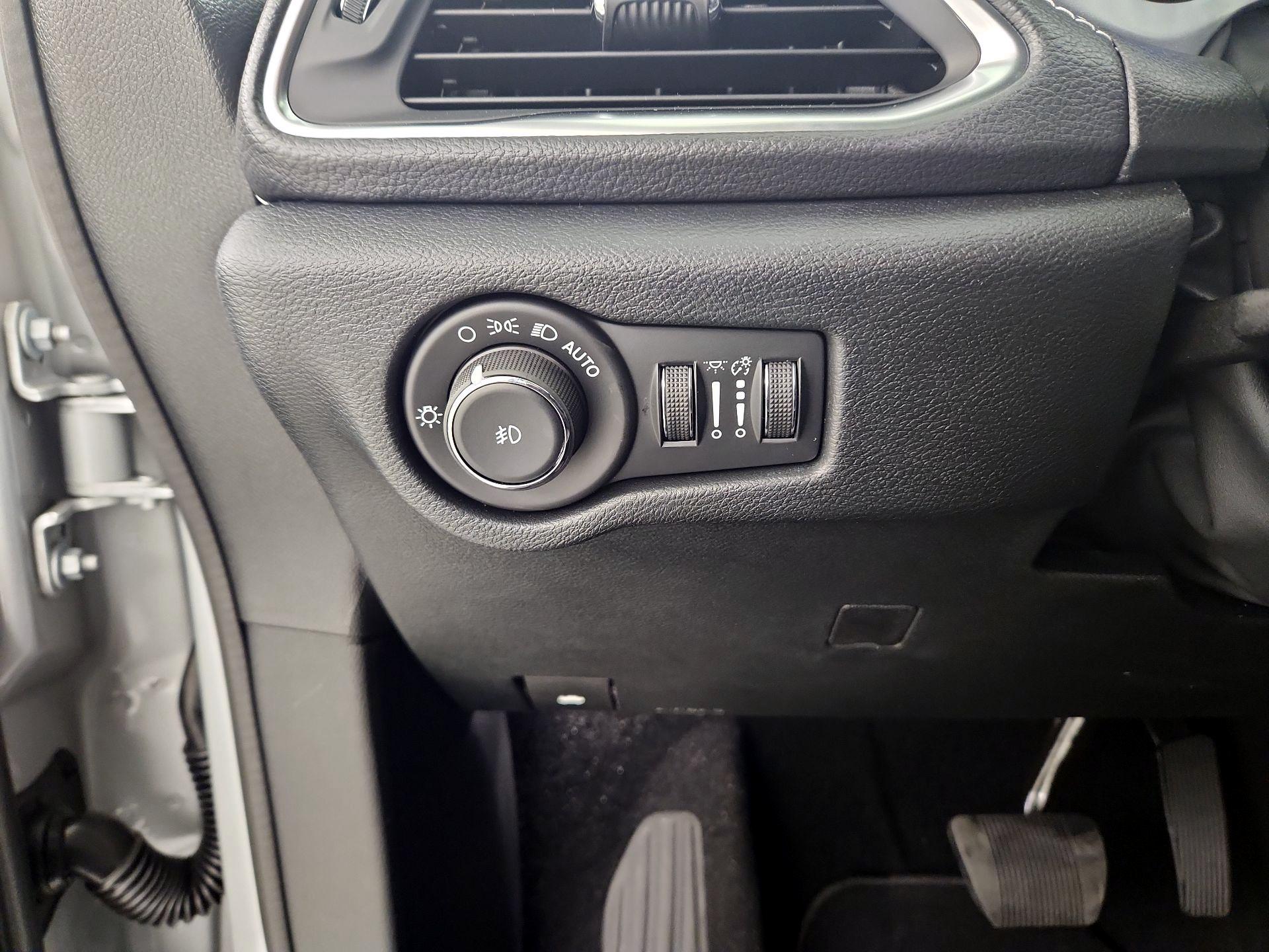 Thumbnail: 2026 Chrysler Pacifica - 13