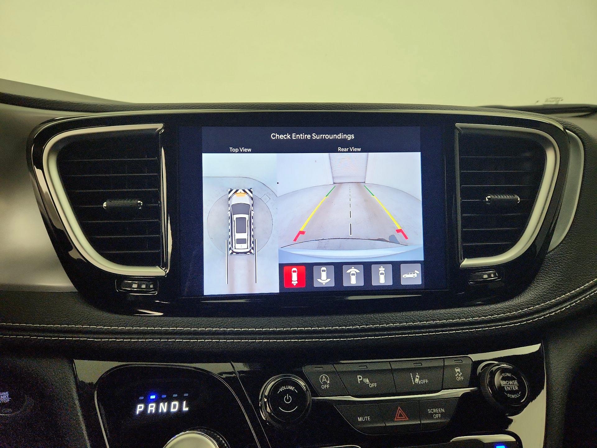 Thumbnail: 2026 Chrysler Pacifica - 15