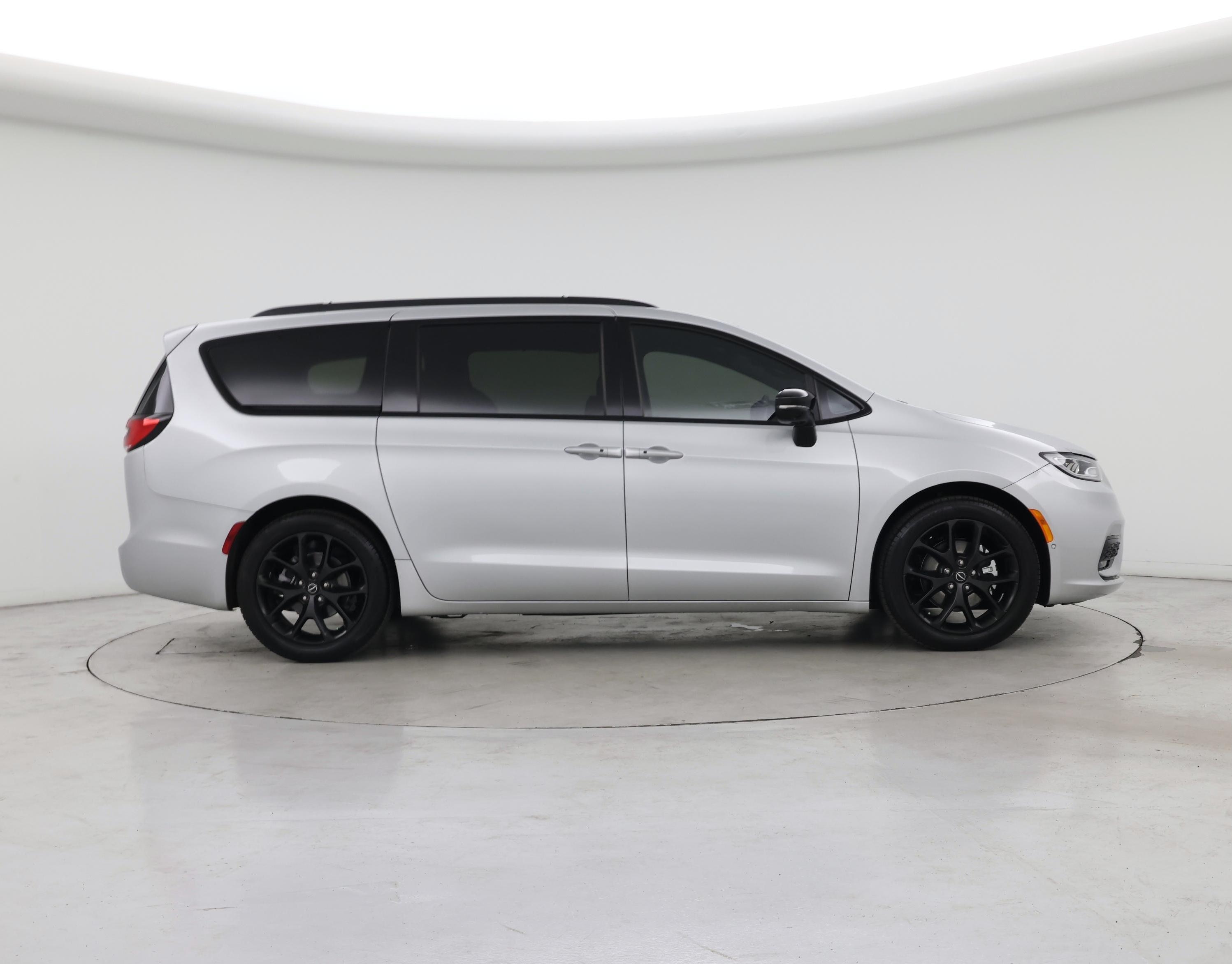 Thumbnail: 2026 Chrysler Pacifica - 7