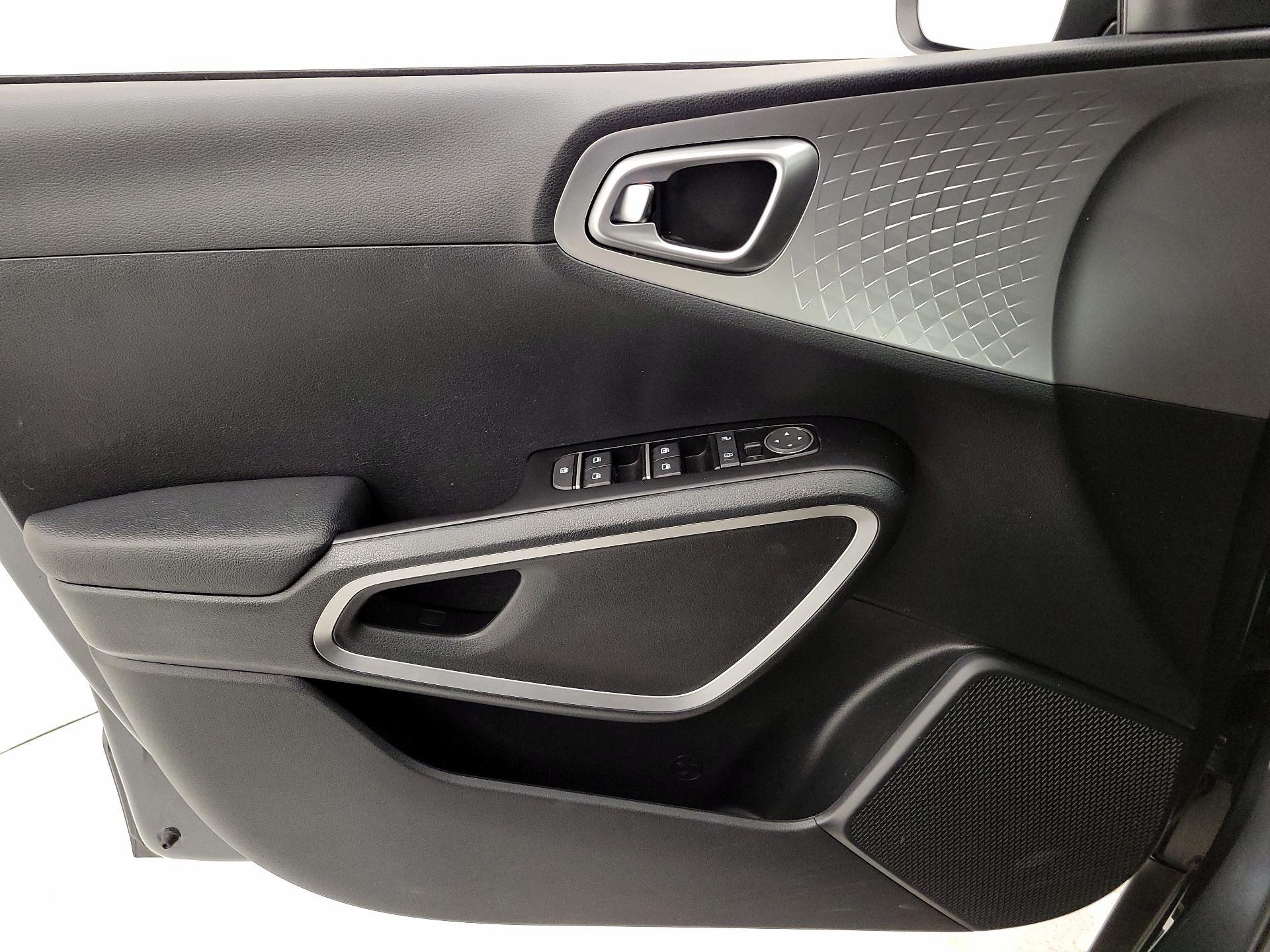 Thumbnail: 2023 Kia Soul - 12