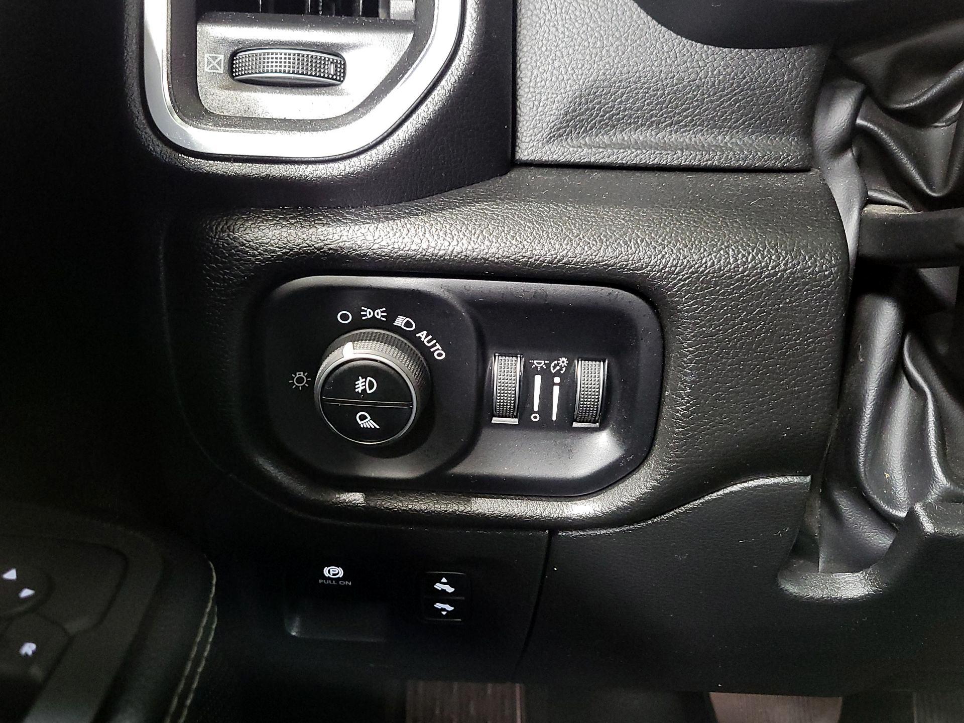 Thumbnail: 2025 RAM 1500 - 13