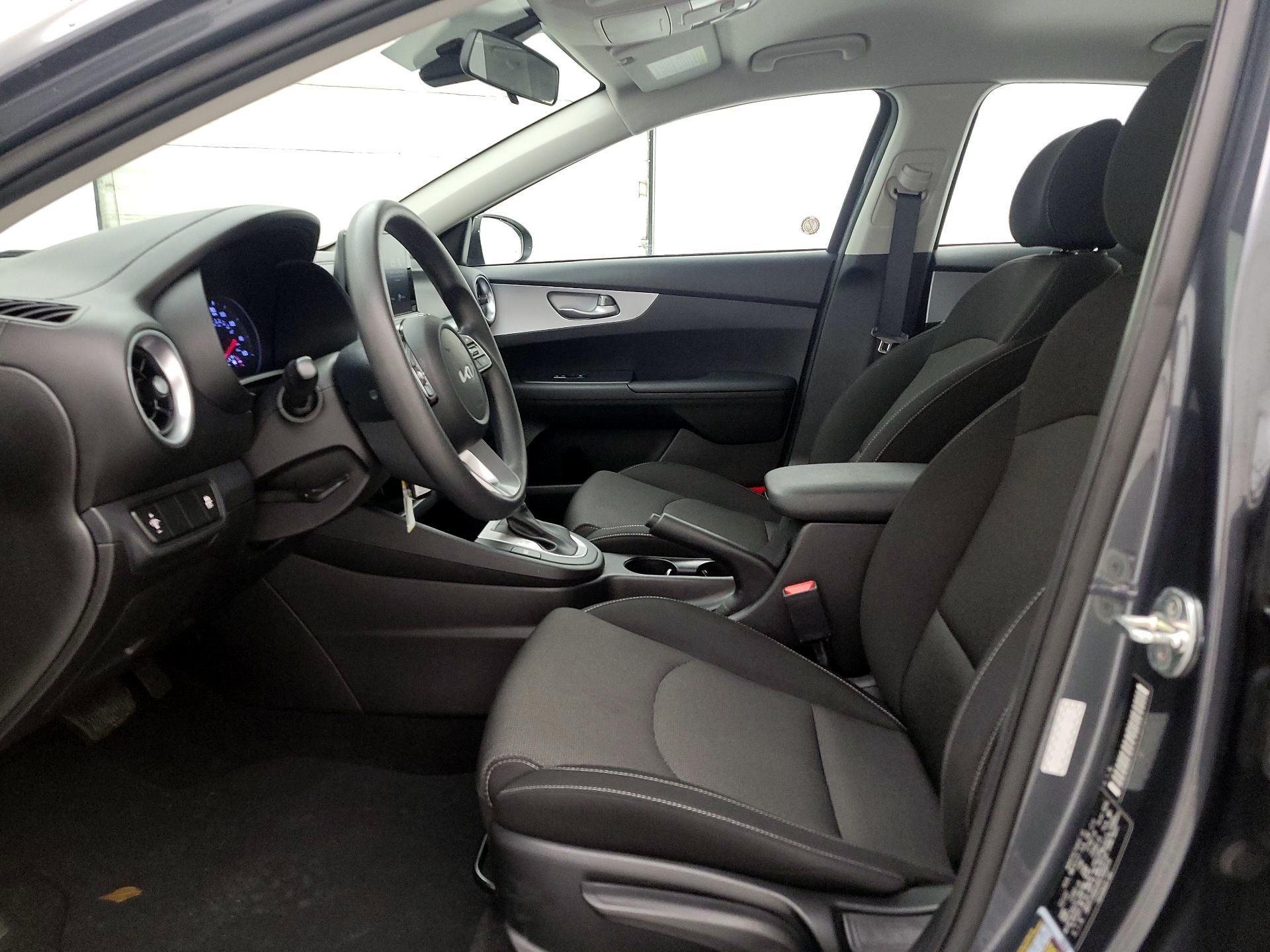 Thumbnail: 2023 Kia Forte - 11