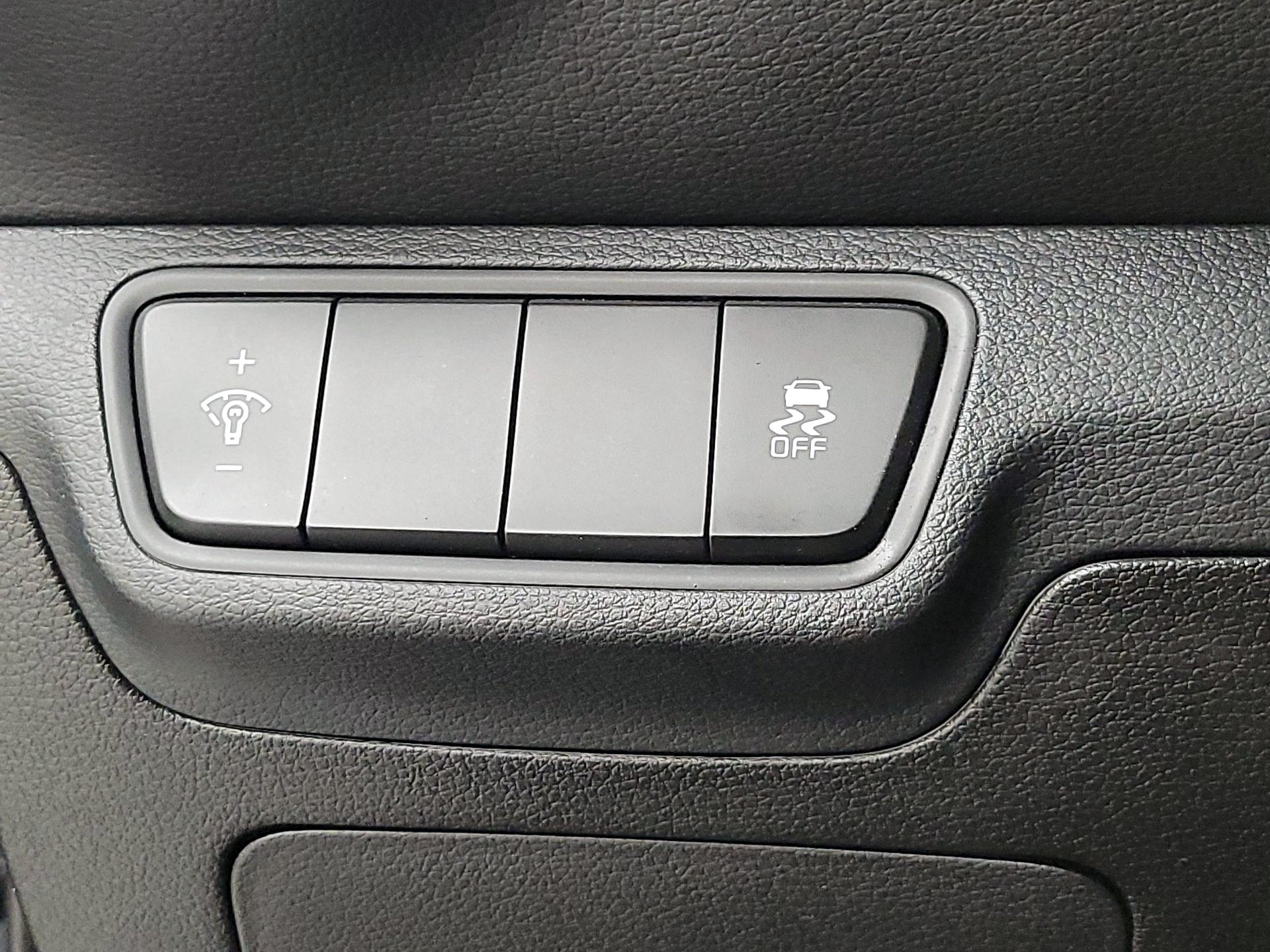 Thumbnail: 2023 Kia Forte - 13