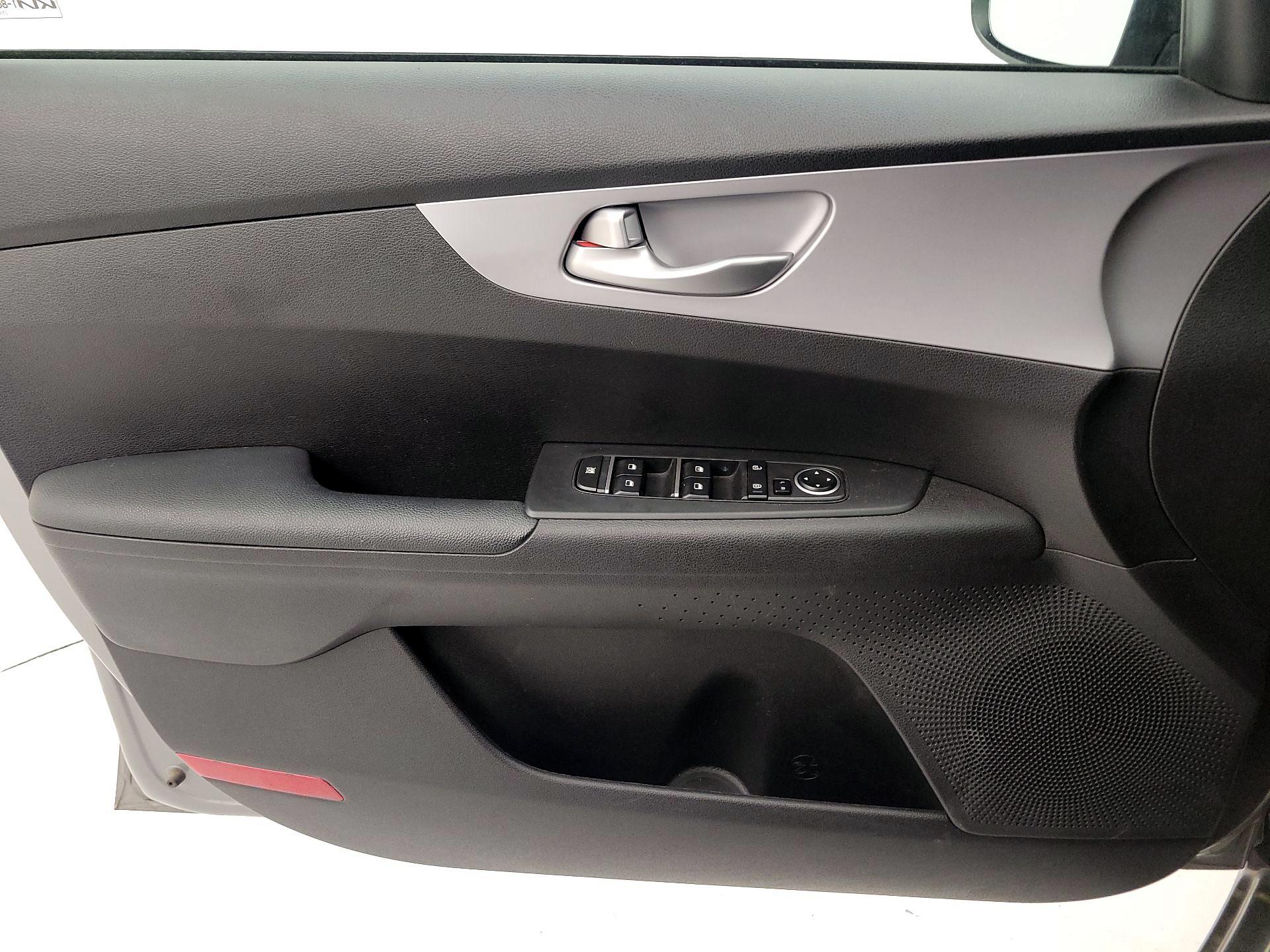 Thumbnail: 2023 Kia Forte - 12
