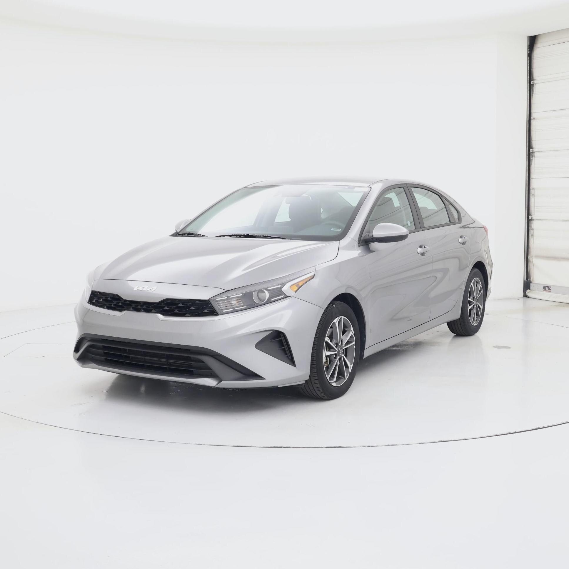 Thumbnail: 2023 Kia Forte - 4