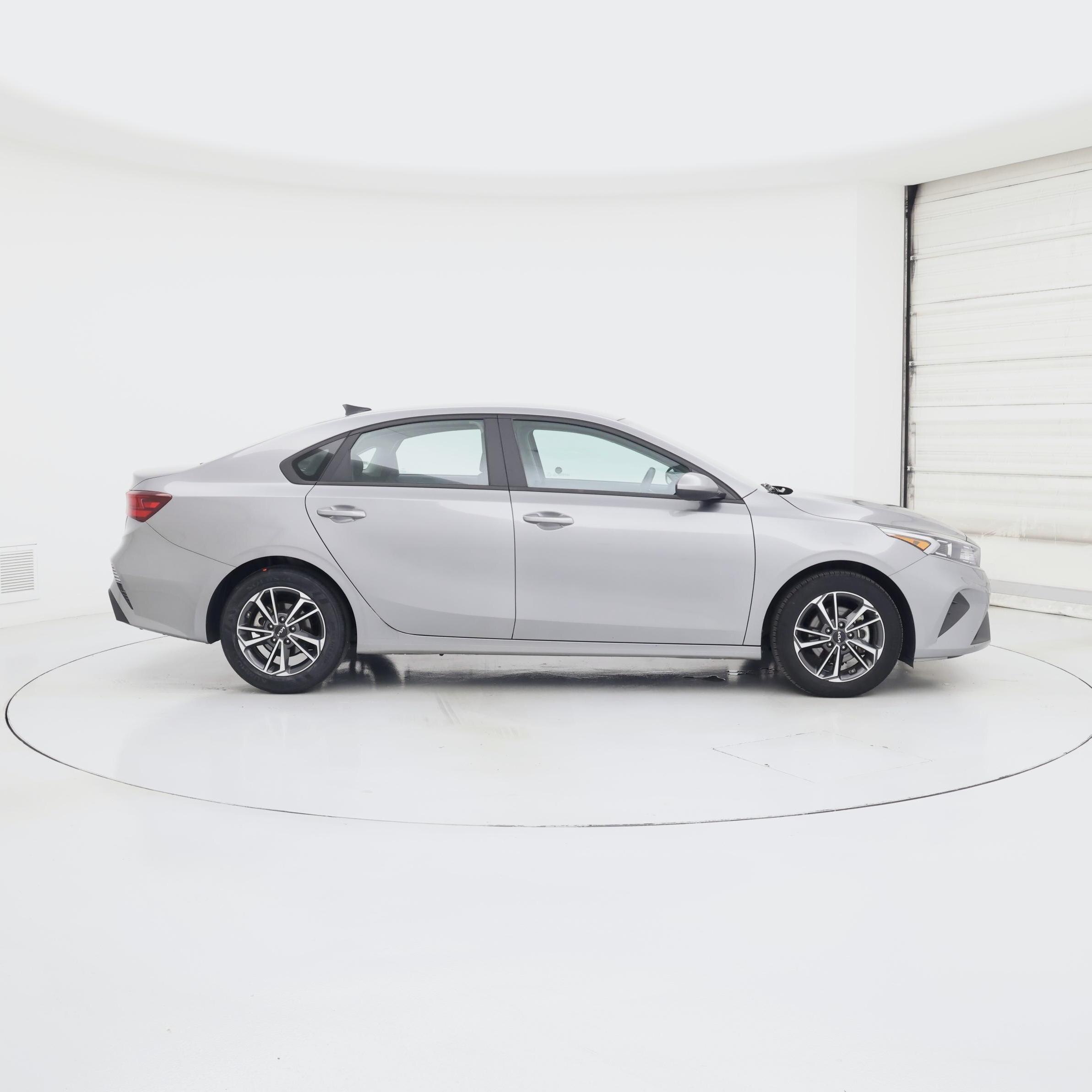 Thumbnail: 2023 Kia Forte - 7
