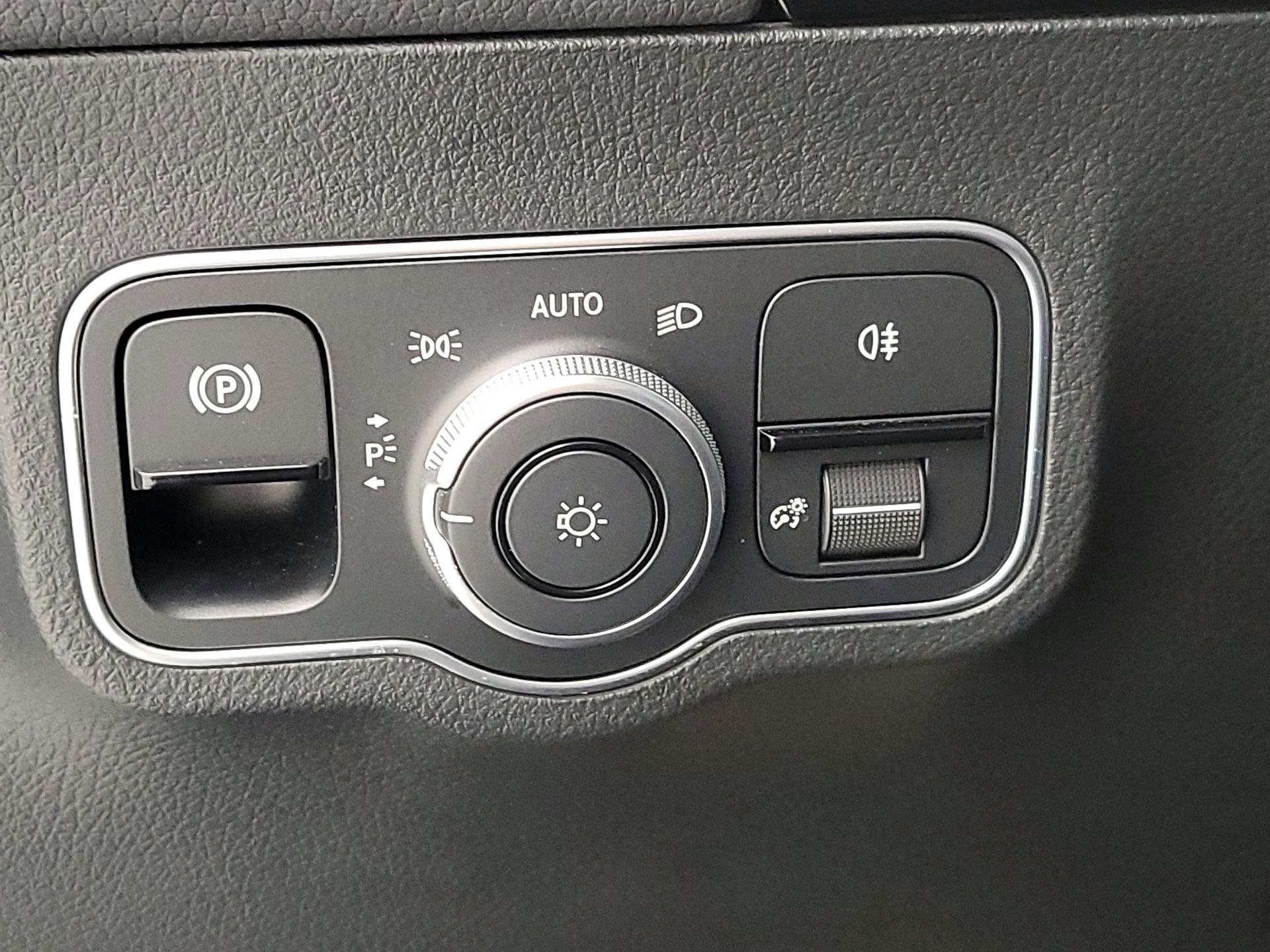 Thumbnail: 2023 Mercedes-Benz GLA - 13