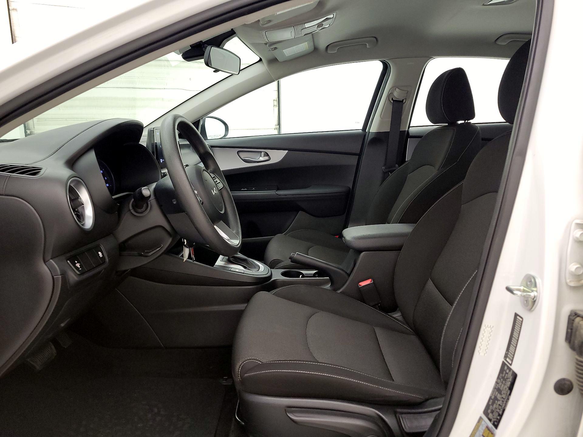 Thumbnail: 2023 Kia Forte - 11