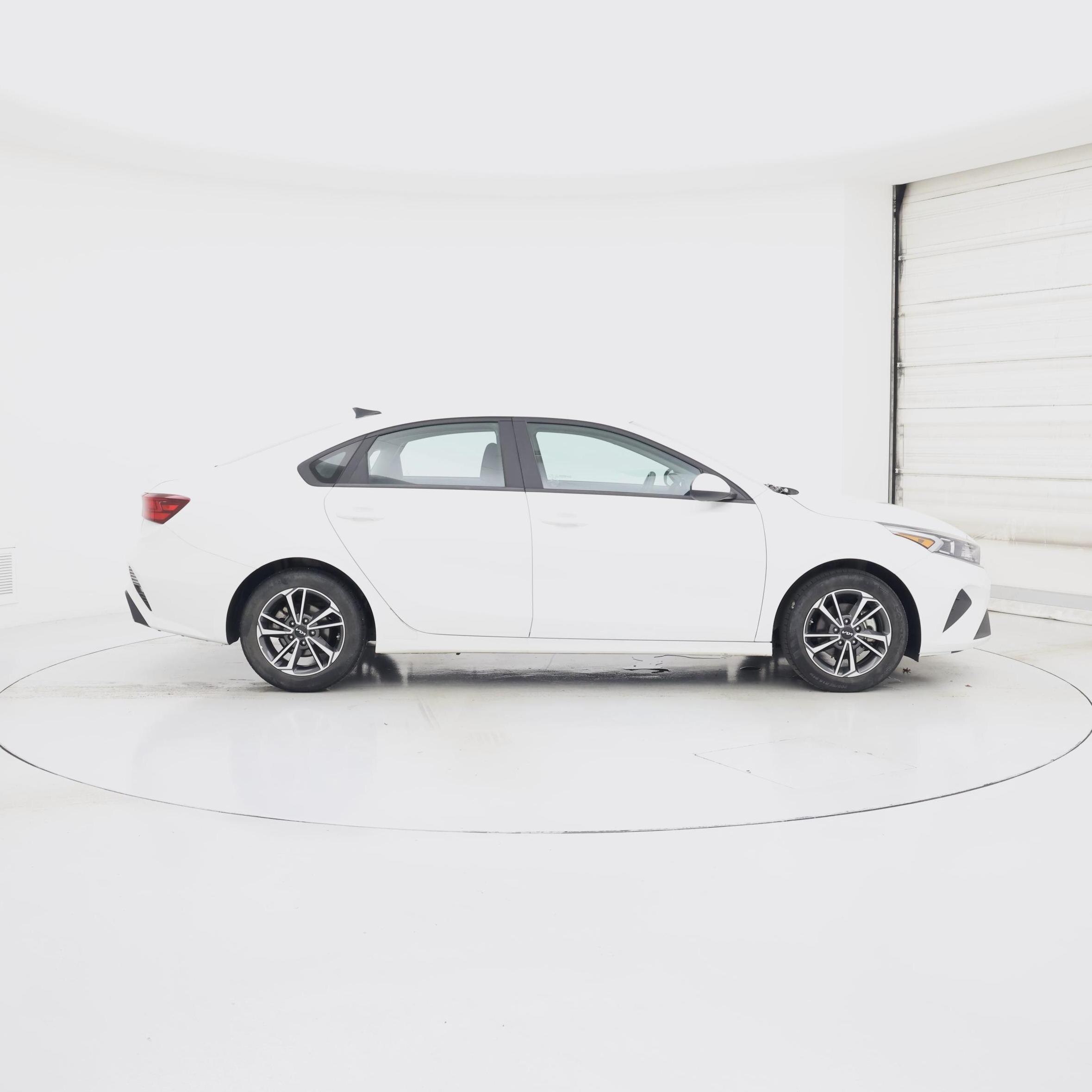 Thumbnail: 2023 Kia Forte - 7