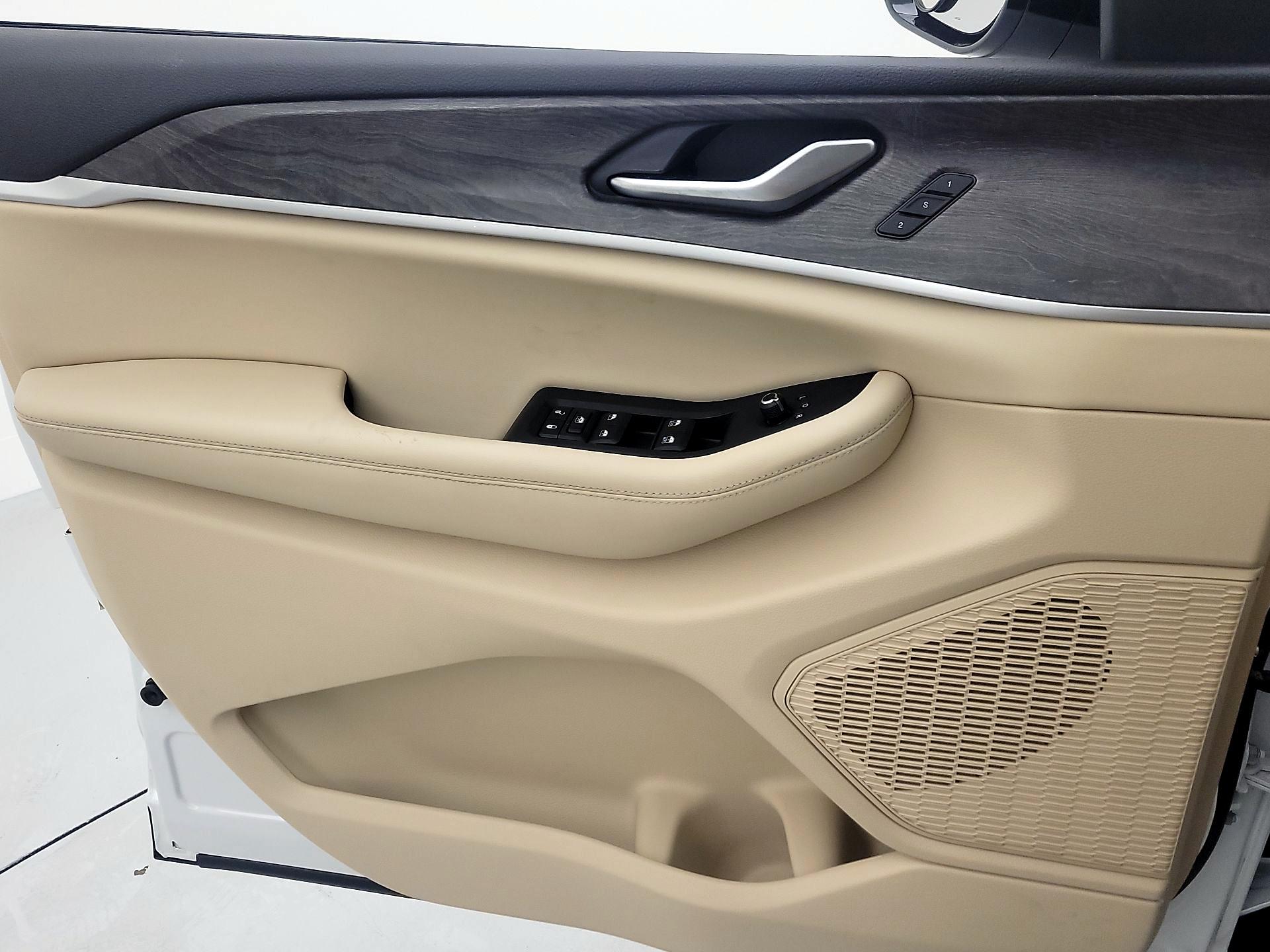 Thumbnail: 2023 Jeep Grand Cherokee L - 12