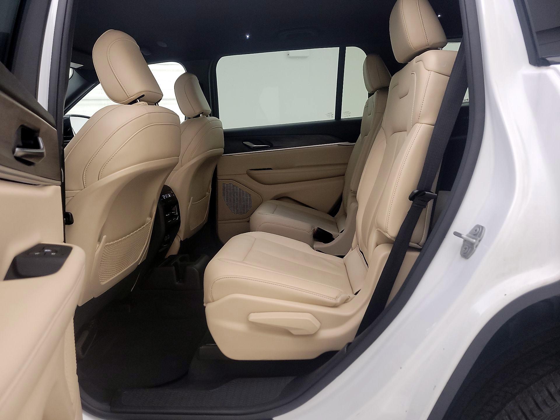 Thumbnail: 2023 Jeep Grand Cherokee L - 19