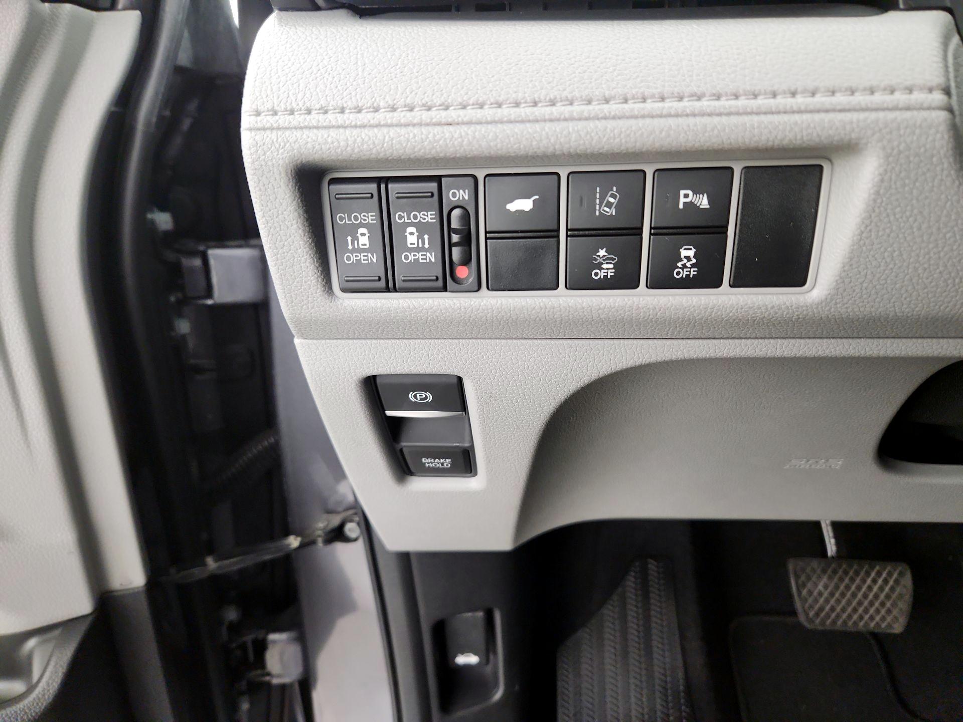 Thumbnail: 2019 Honda Odyssey - 13