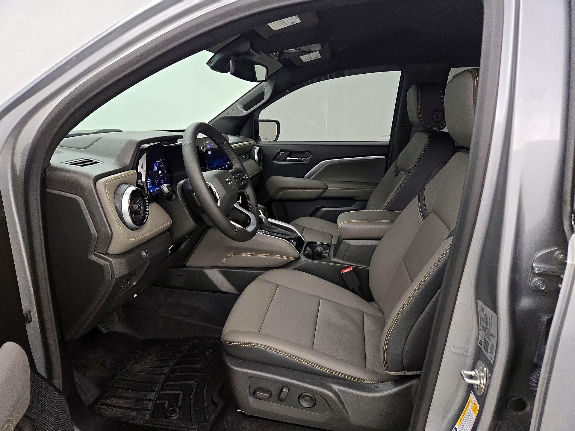 Thumbnail: 2026 Chevrolet Colorado - 11