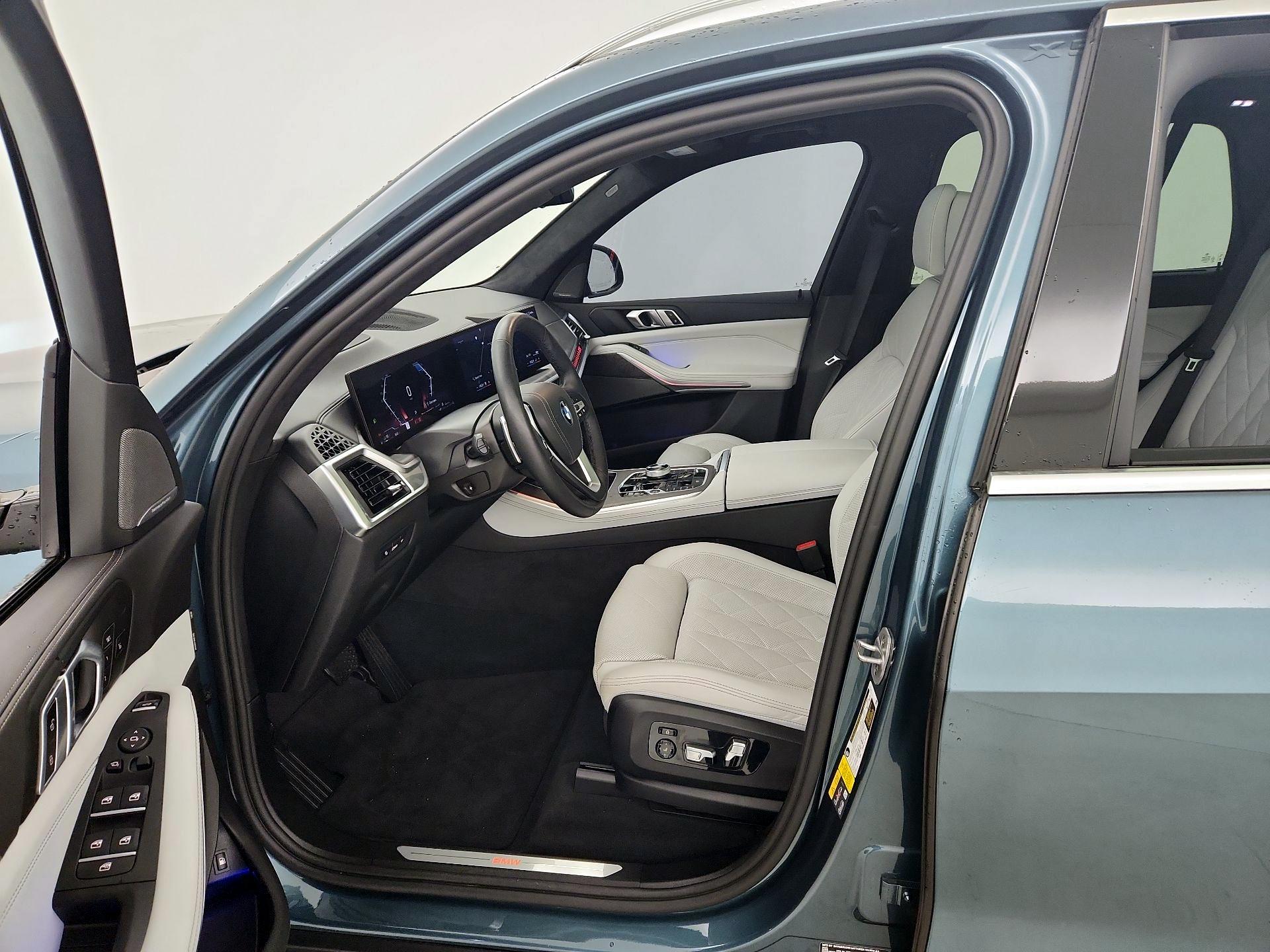 Thumbnail: 2024 BMW X5 - 11