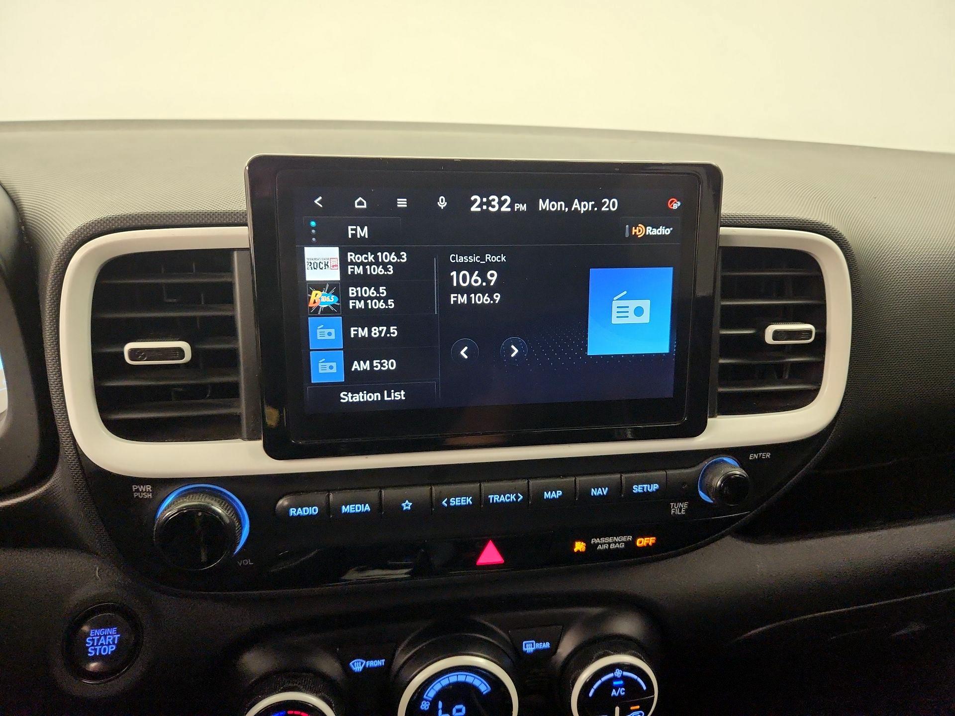 Thumbnail: 2023 Hyundai Venue - 15