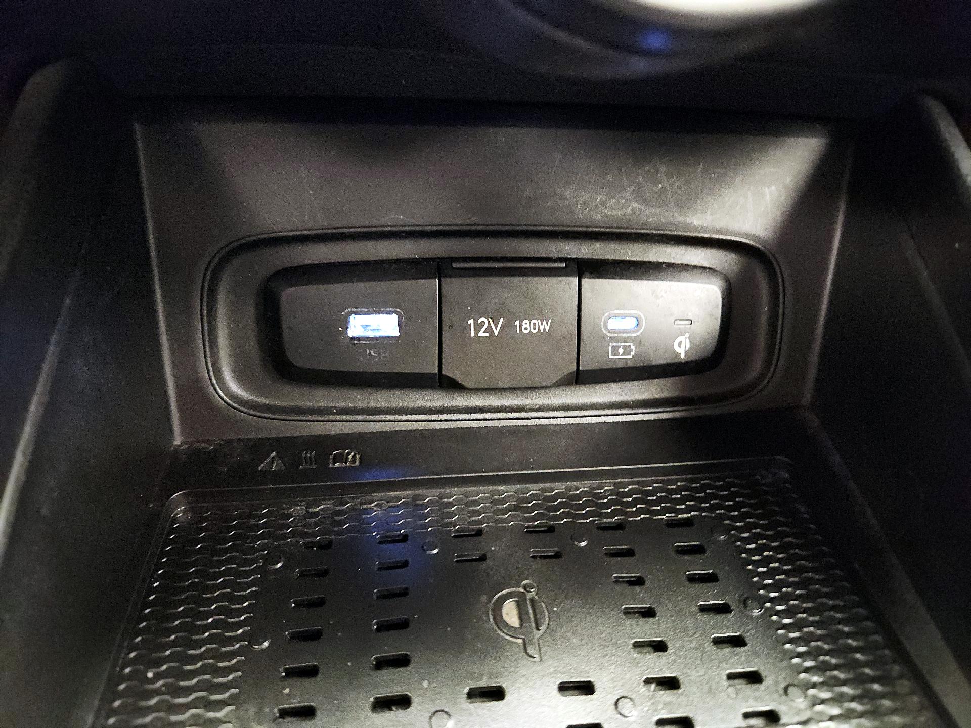 Thumbnail: 2023 Hyundai Venue - 18