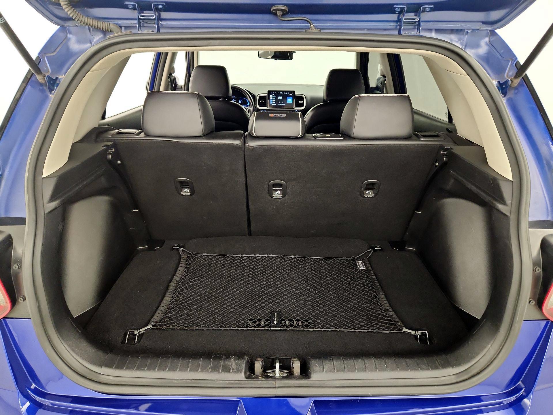 Thumbnail: 2023 Hyundai Venue - 20