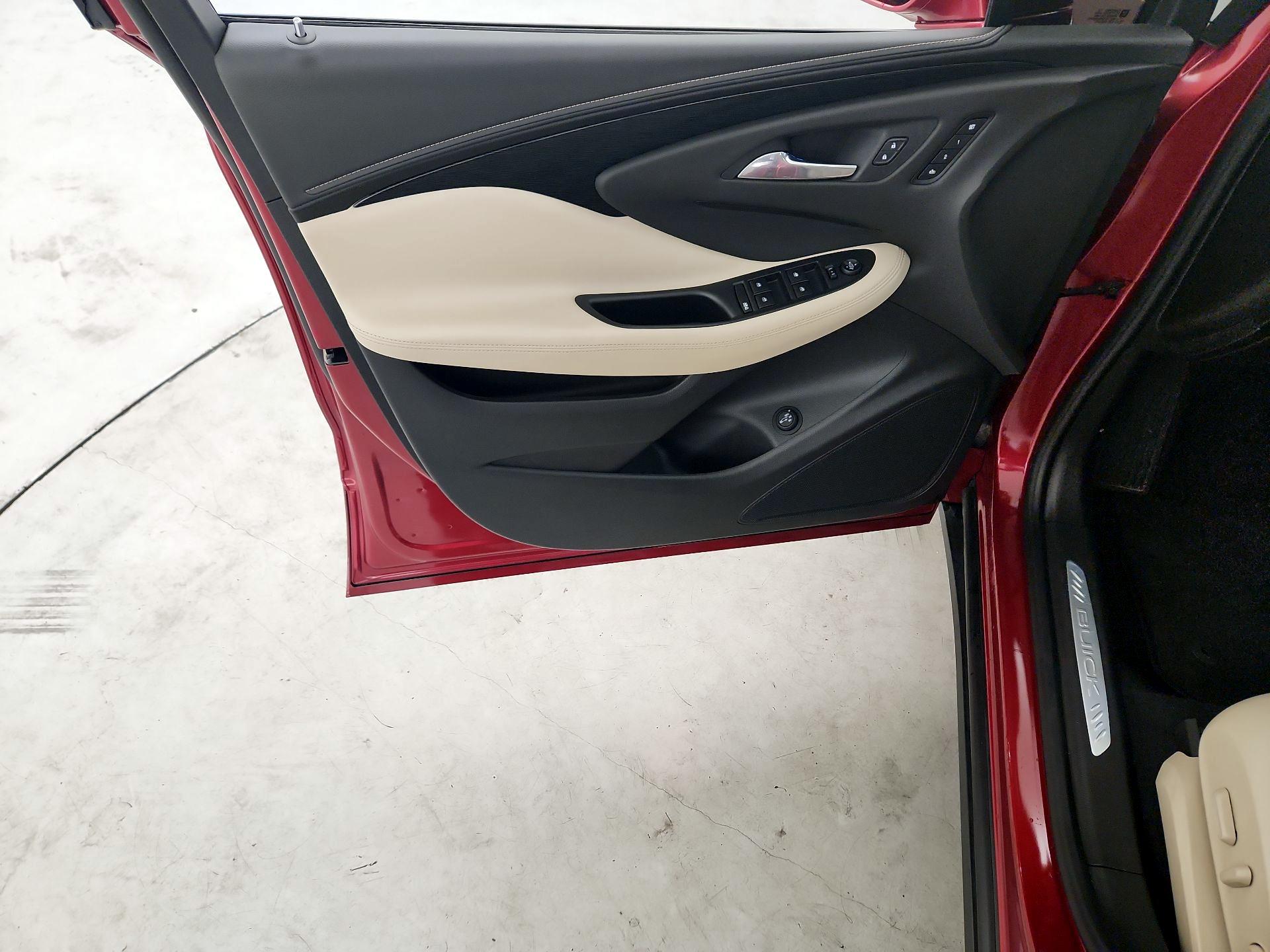 Thumbnail: 2017 Buick Envision - 12