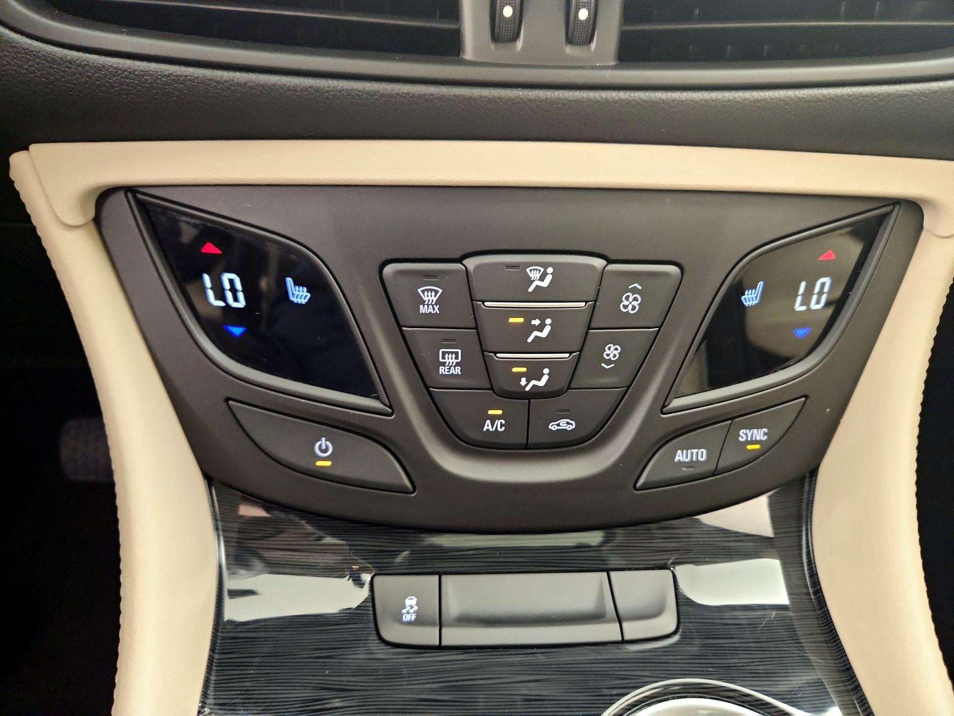 Thumbnail: 2017 Buick Envision - 17