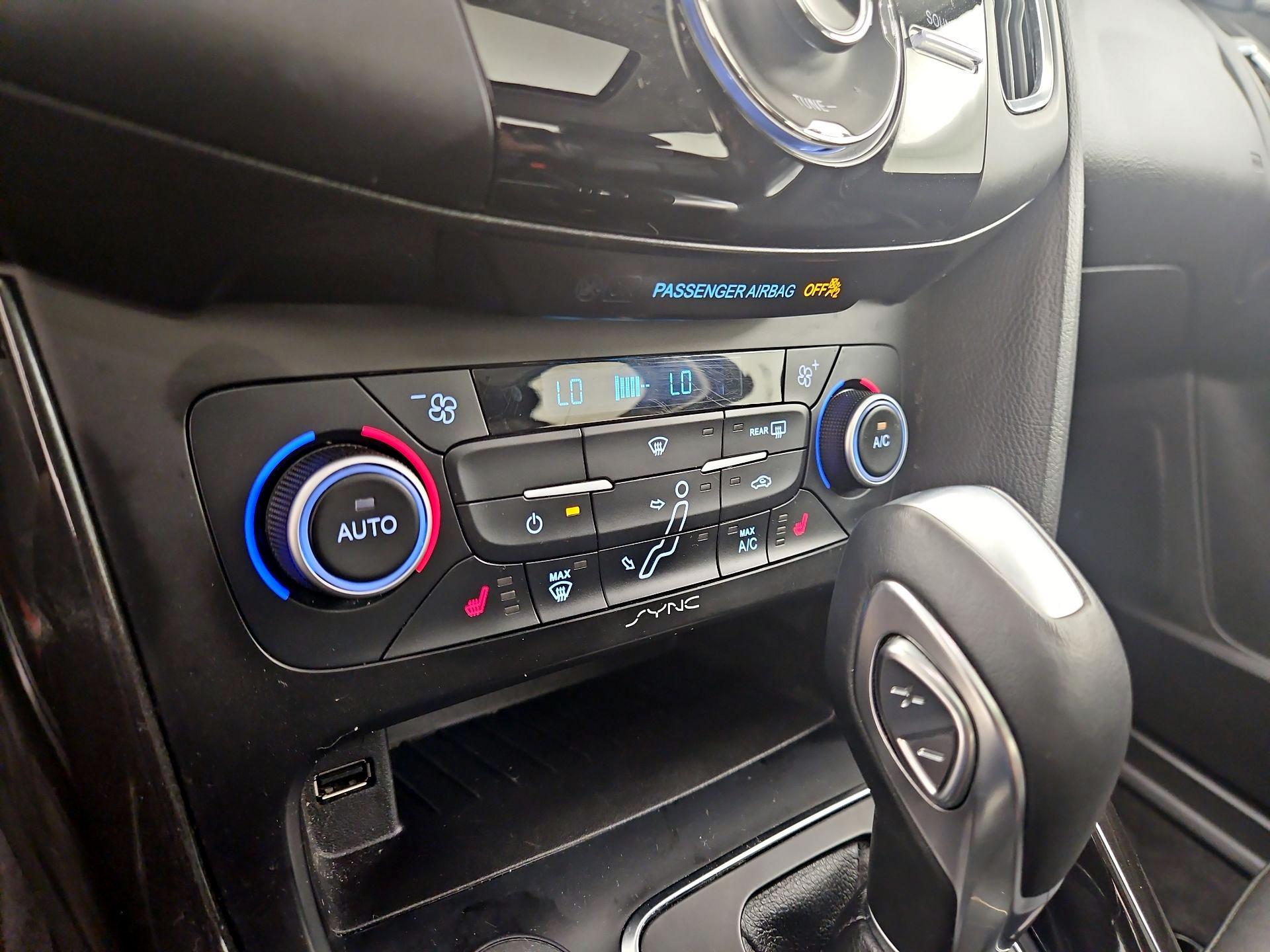 Thumbnail: 2018 Ford Focus - 17