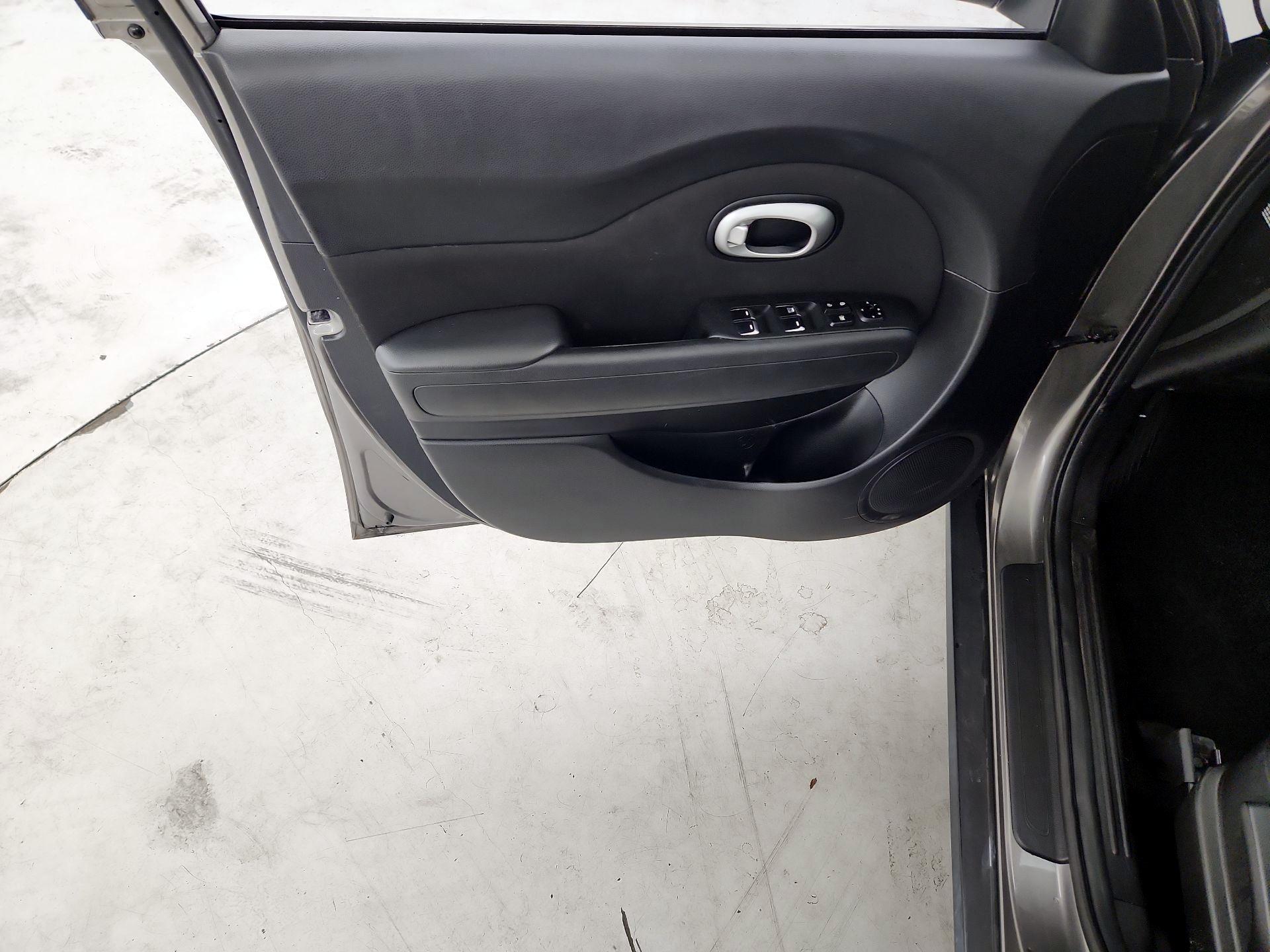 Thumbnail: 2019 Kia Soul - 12