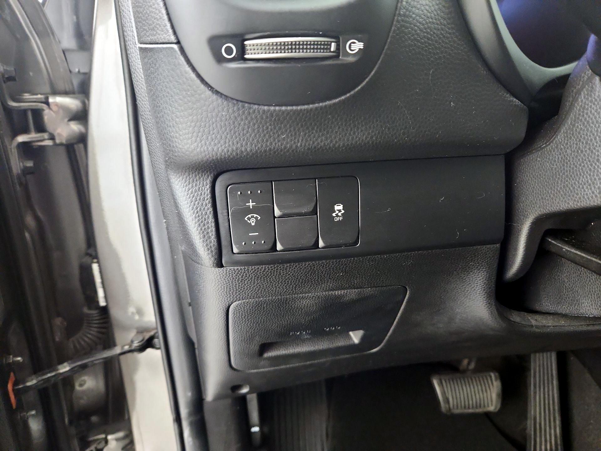 Thumbnail: 2019 Kia Soul - 13