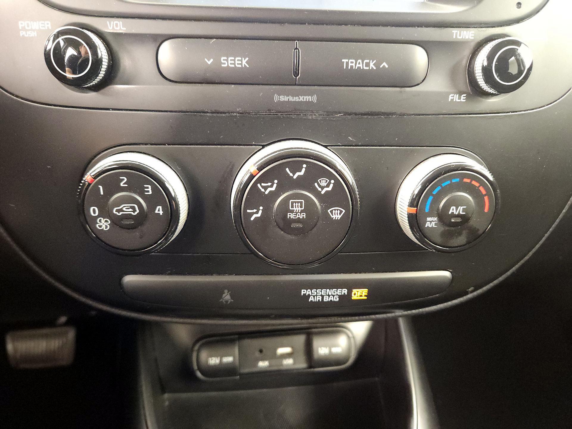 Thumbnail: 2019 Kia Soul - 16