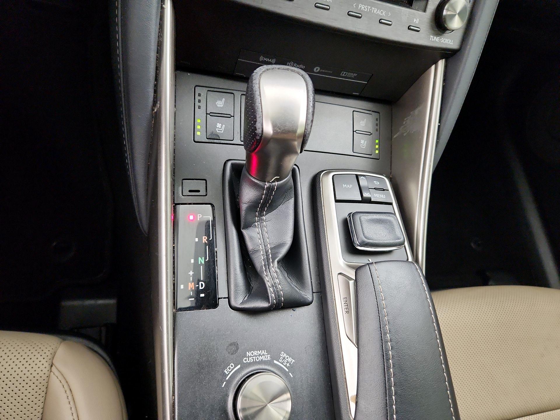 Thumbnail: 2020 Lexus IS - 18