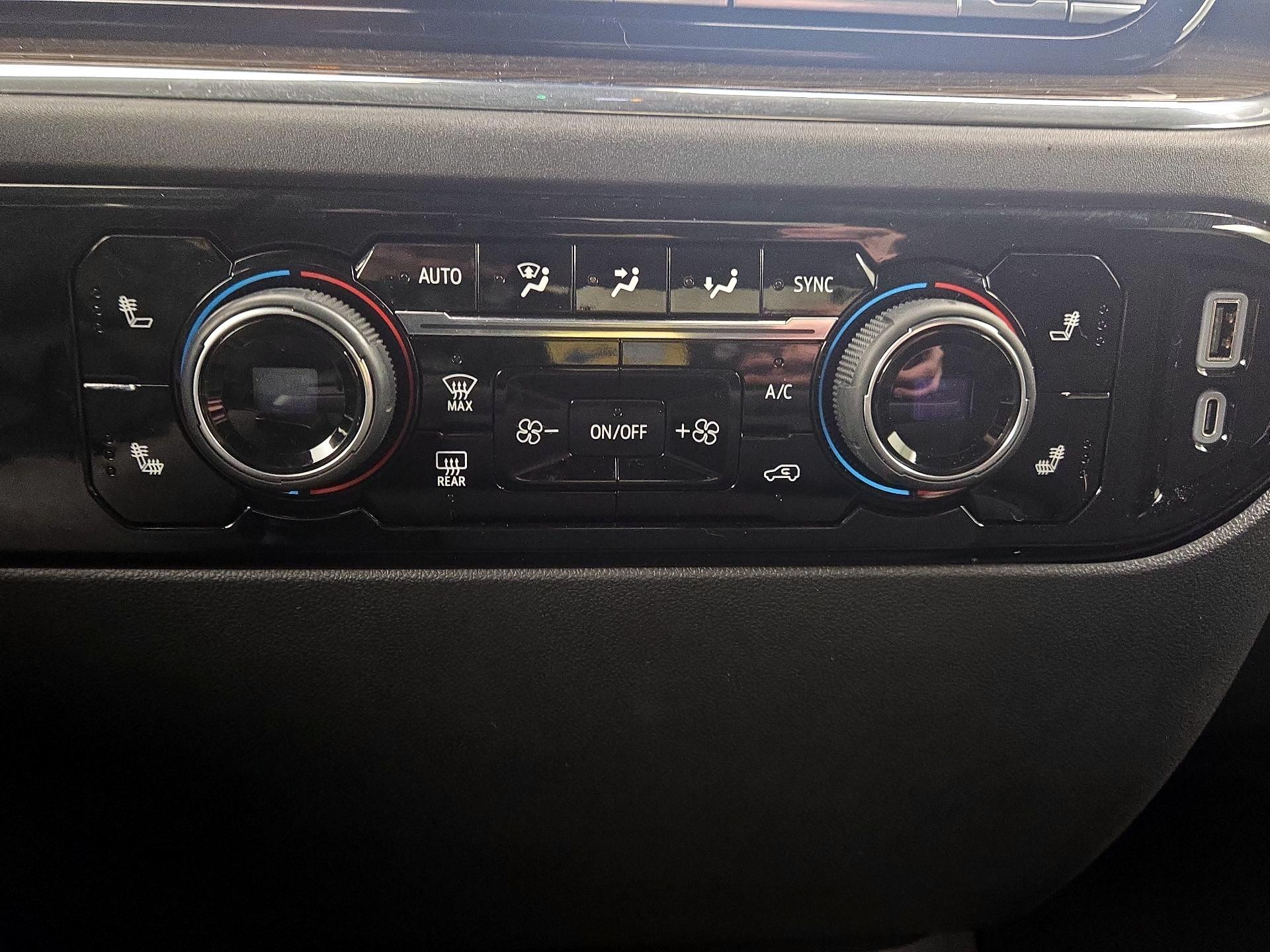 Thumbnail: 2024 Chevrolet Silverado 1500 - 16