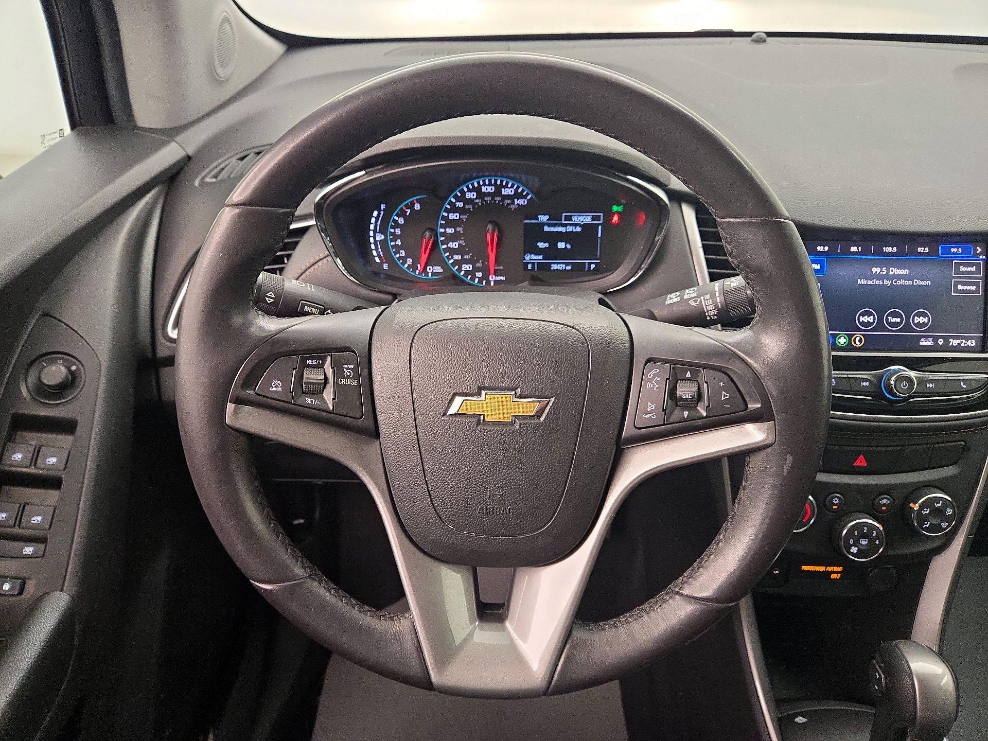Thumbnail: 2022 Chevrolet Trax - 10