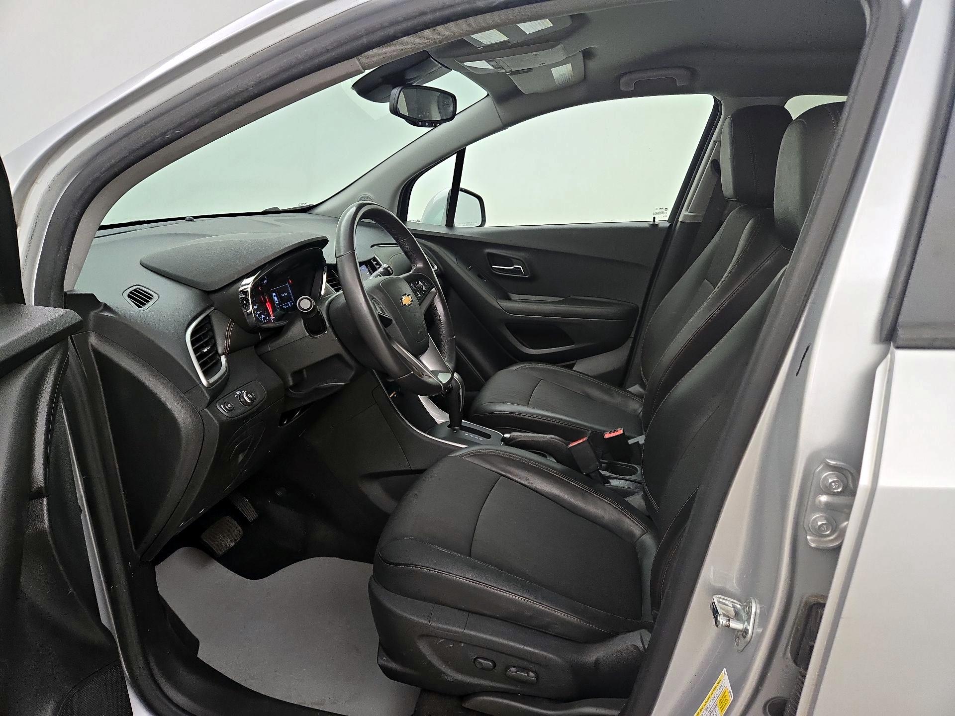 Thumbnail: 2022 Chevrolet Trax - 11