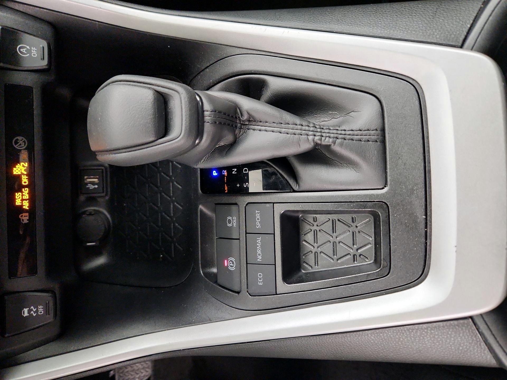 Thumbnail: 2025 Toyota RAV4 - 17